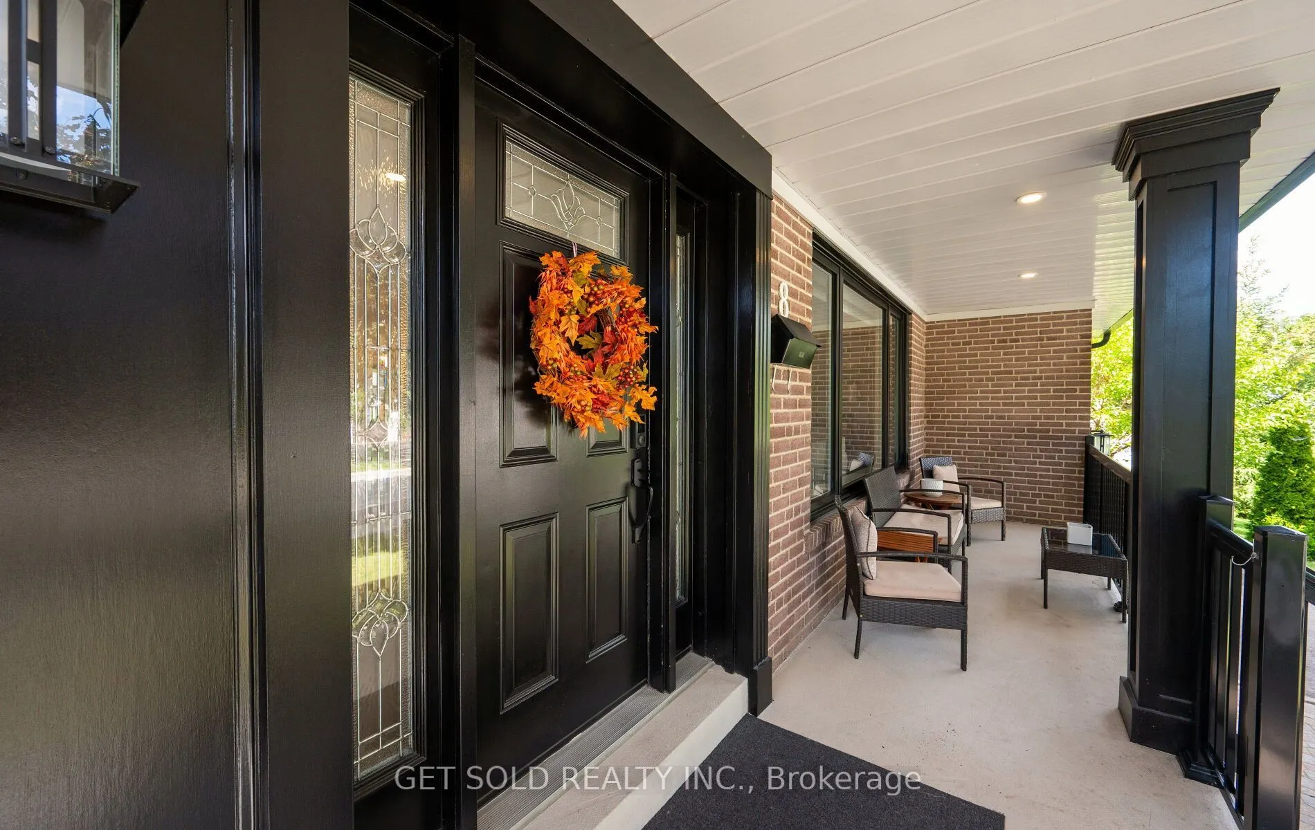 8 Hackmore Avenue