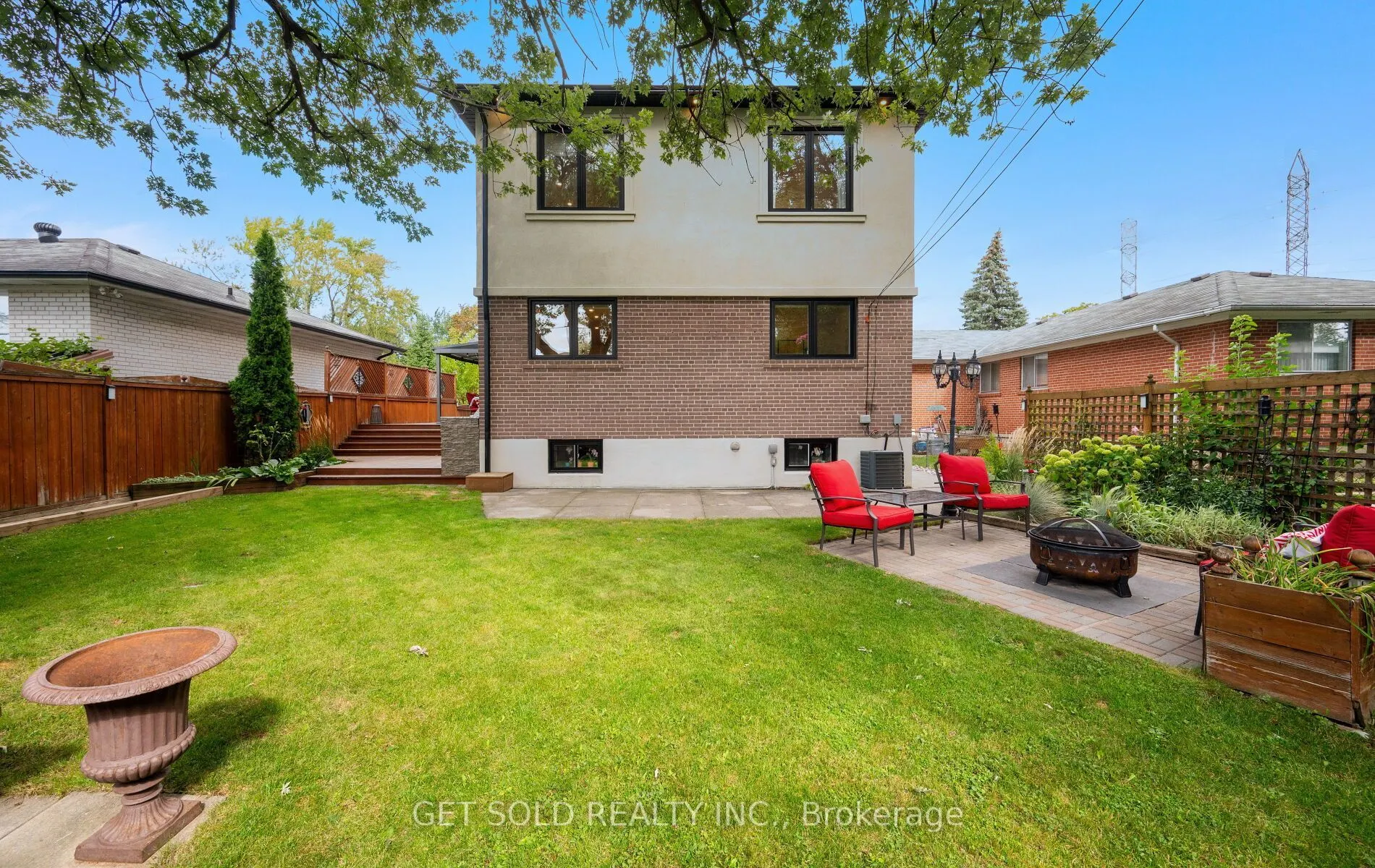 8 Hackmore Avenue