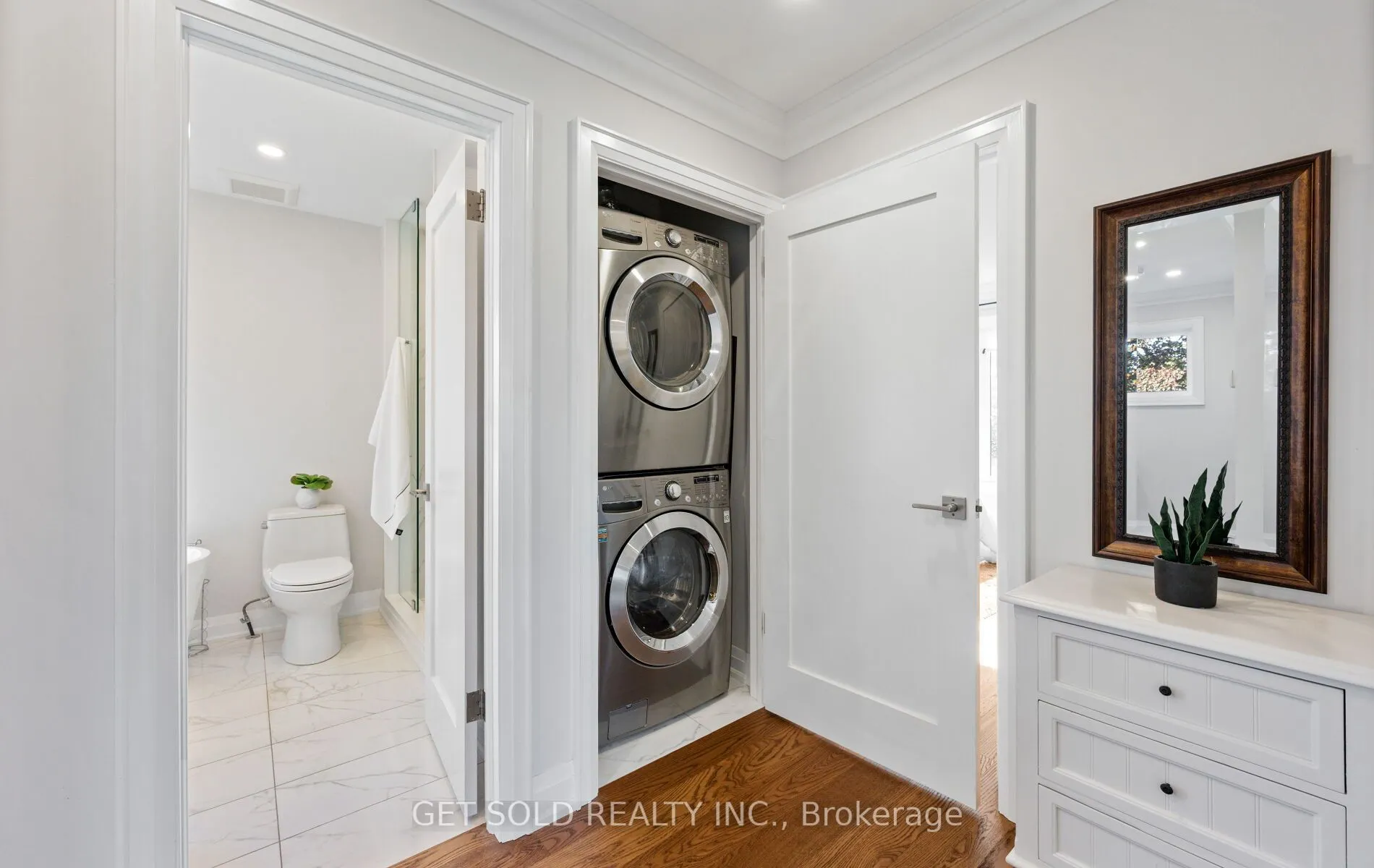 8 Hackmore Avenue