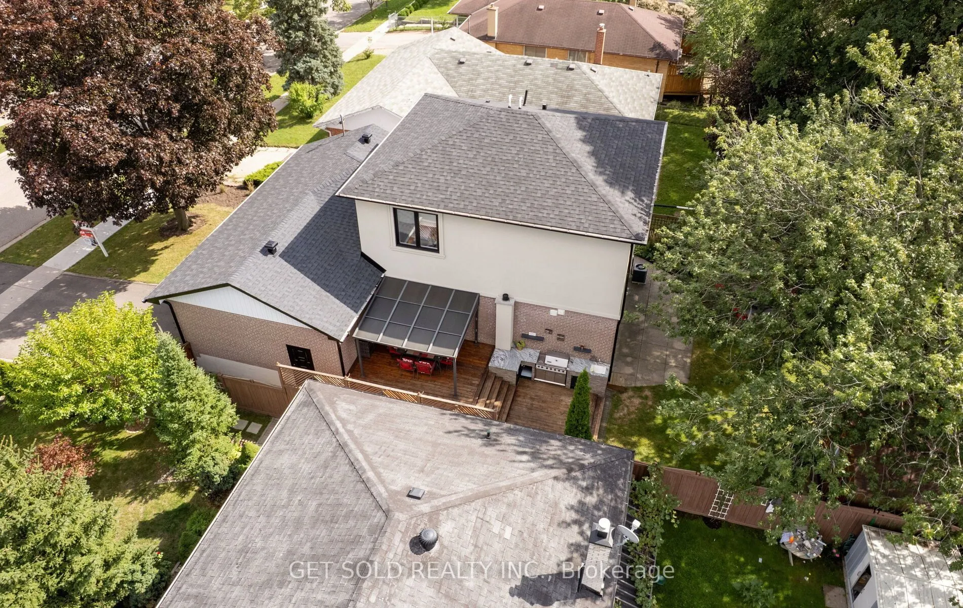 8 Hackmore Avenue