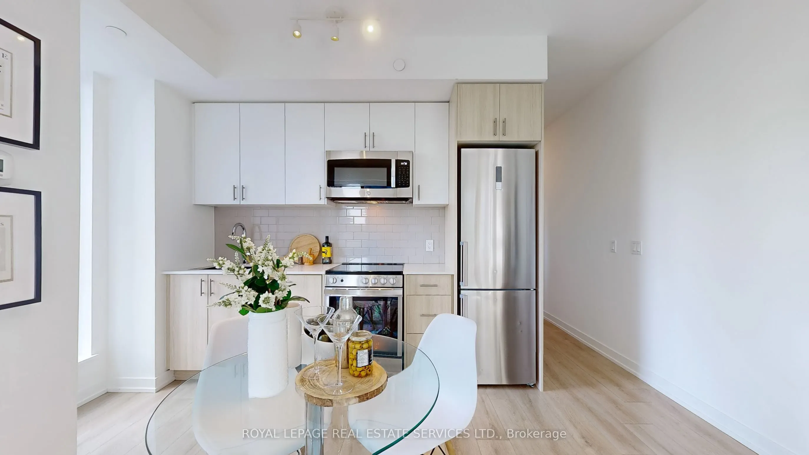 1195 The Queensway #213