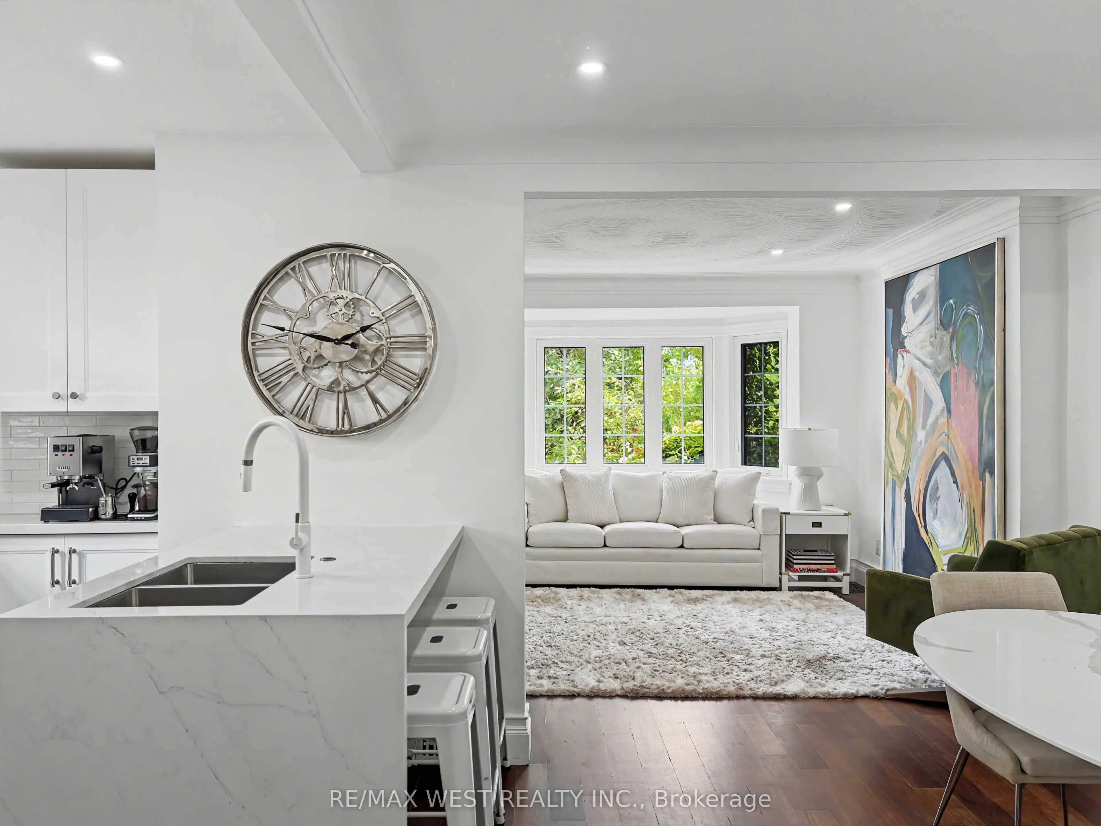12 Brentwood Road S