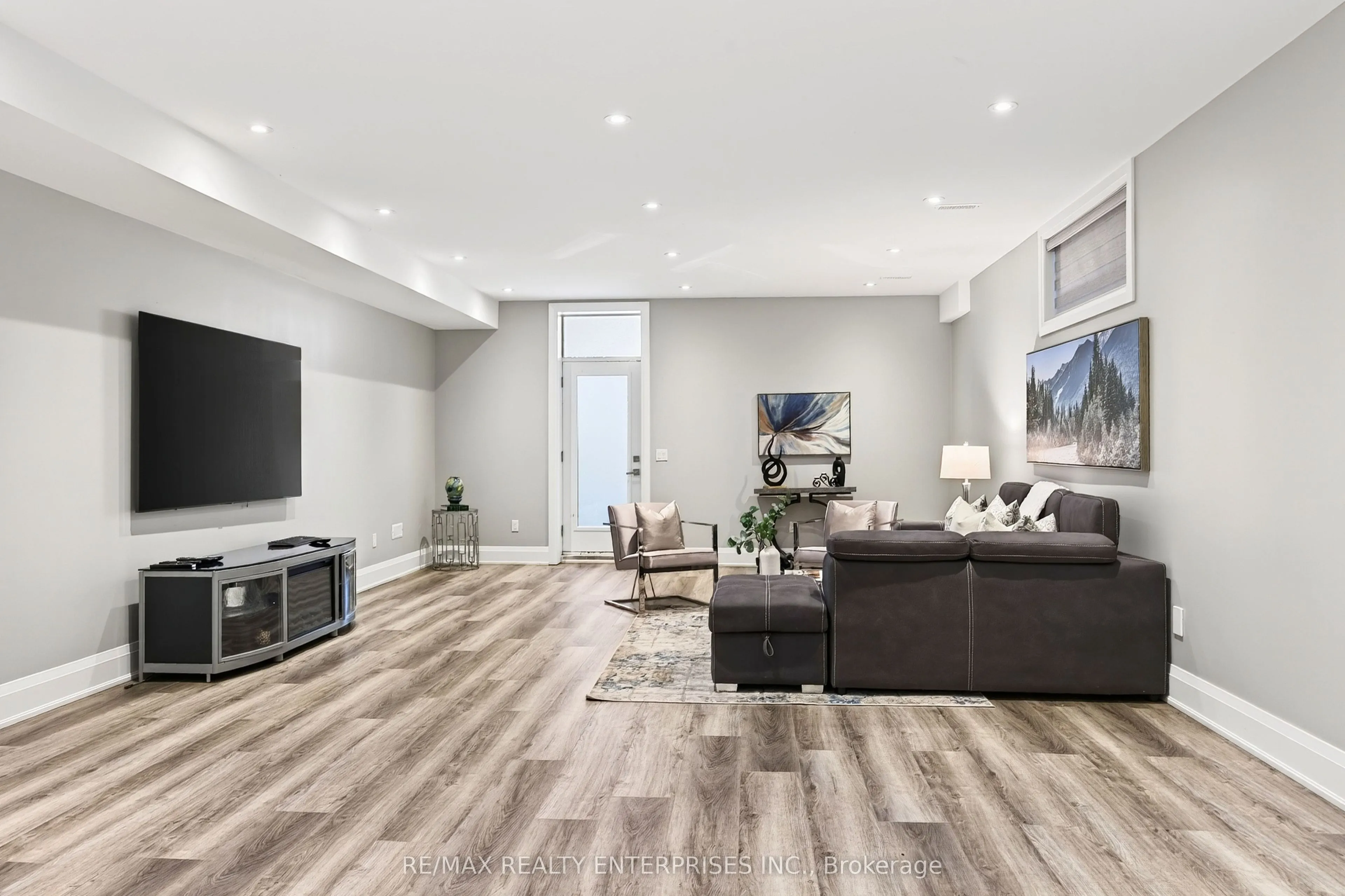 36B Pine Avenue