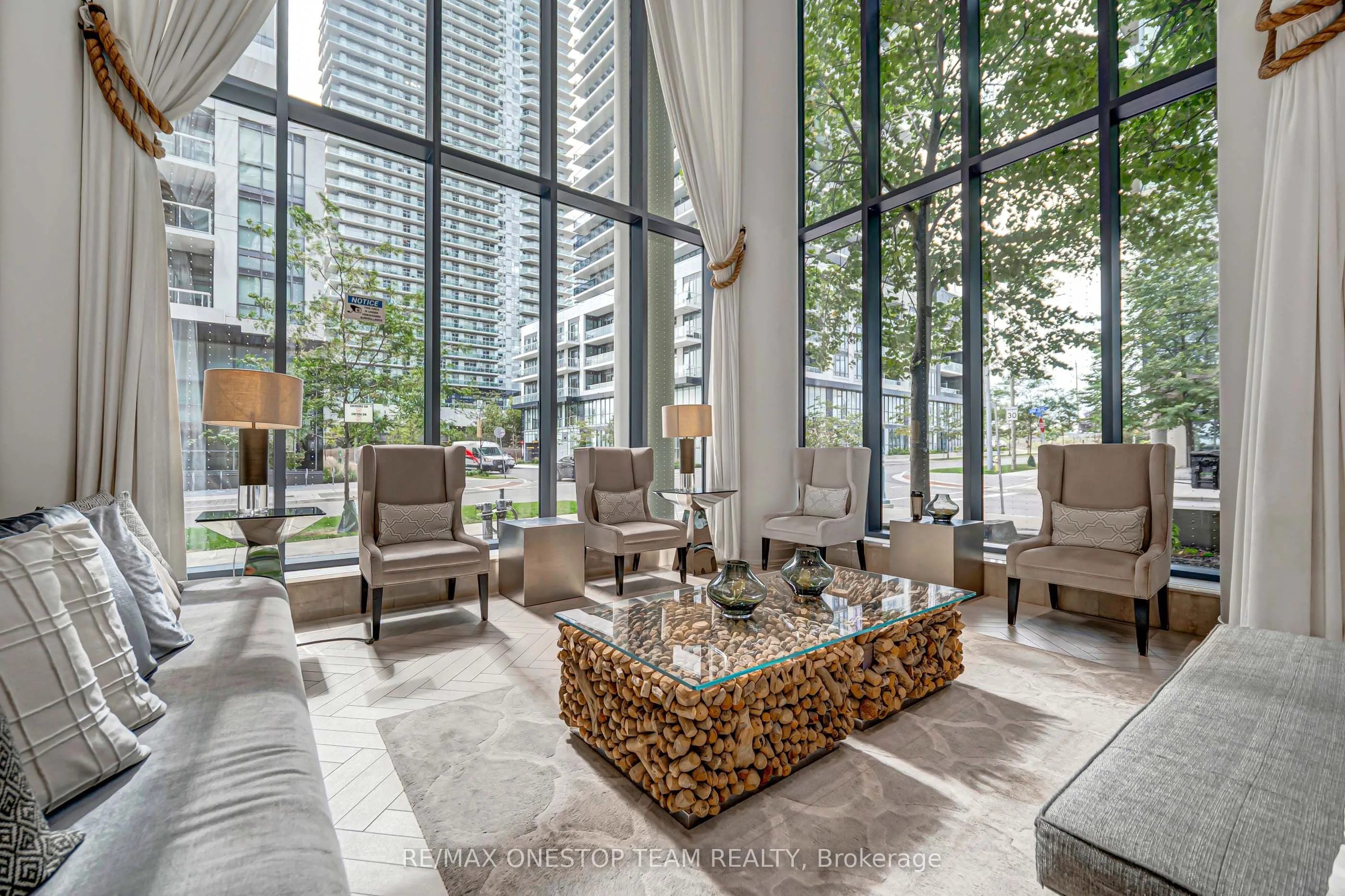 59 Annie Craig Drive #1306