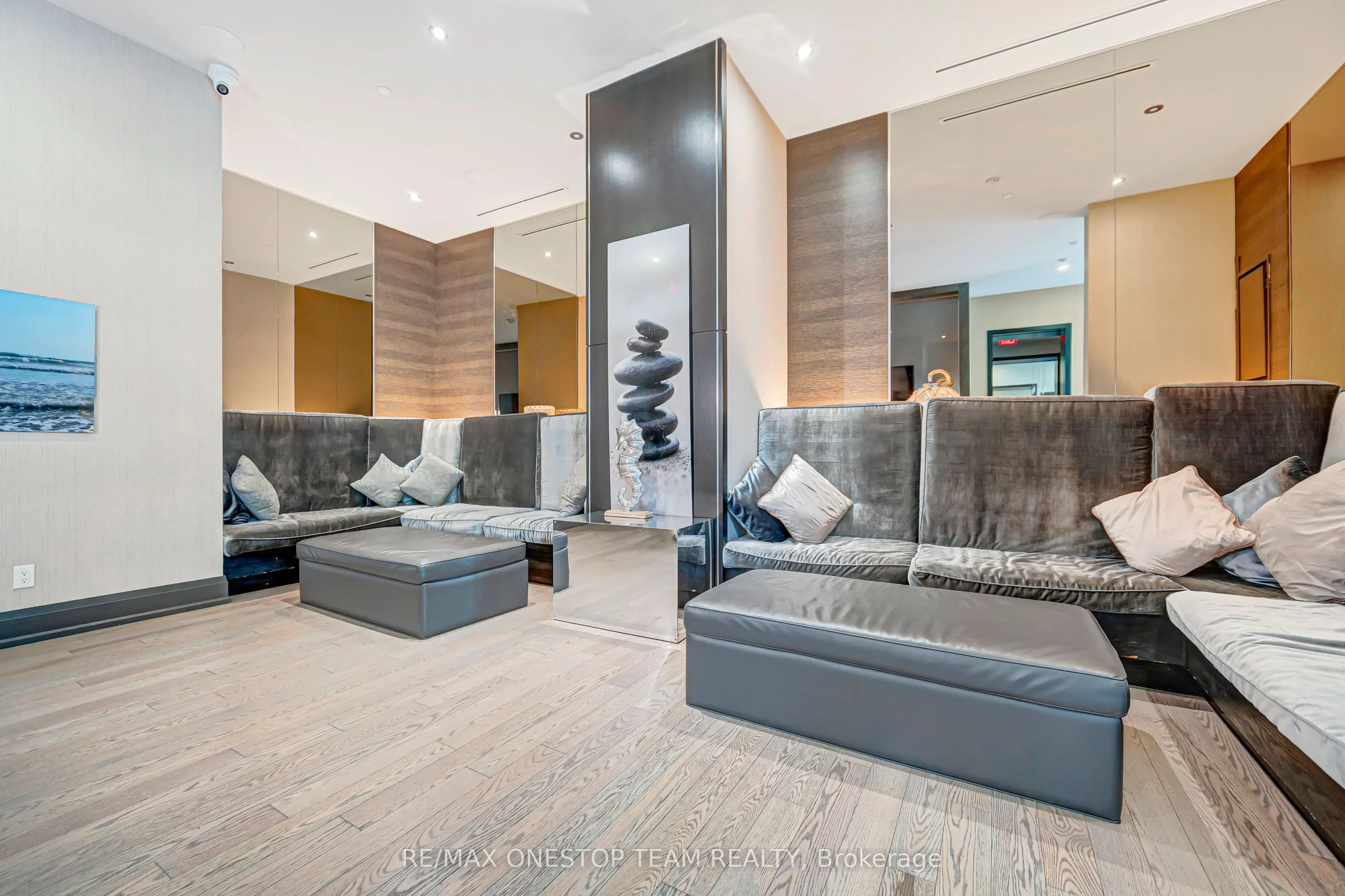 59 Annie Craig Drive #1306