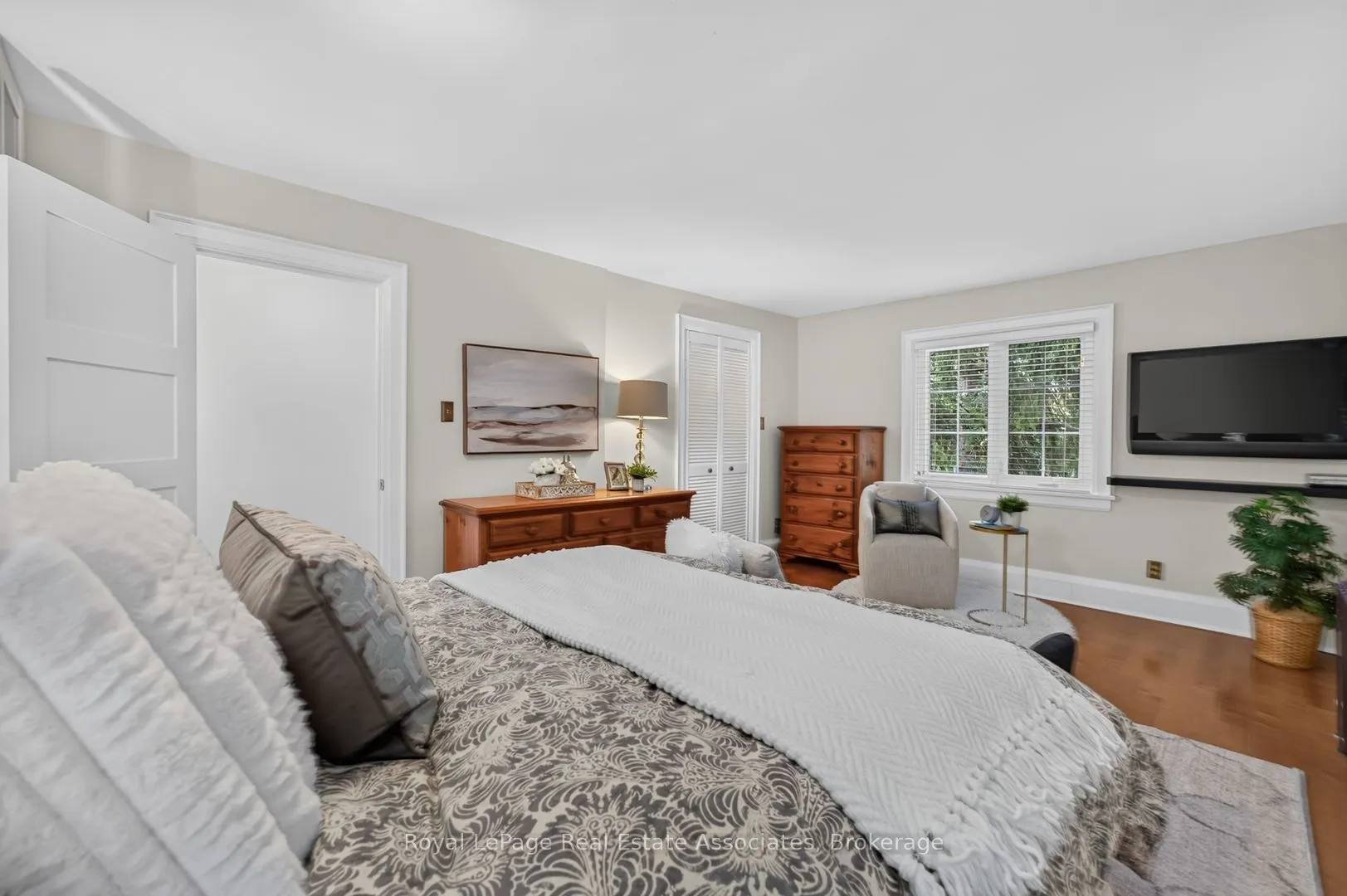 33 Ben Machree Drive