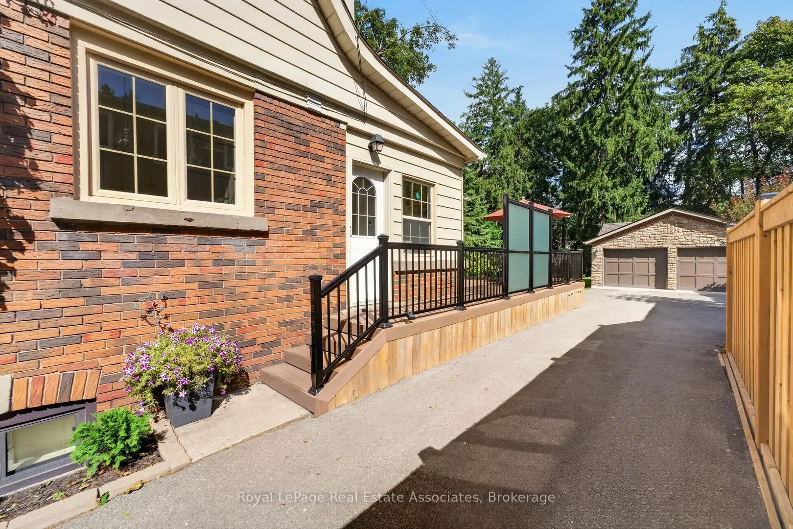 33 Ben Machree Drive