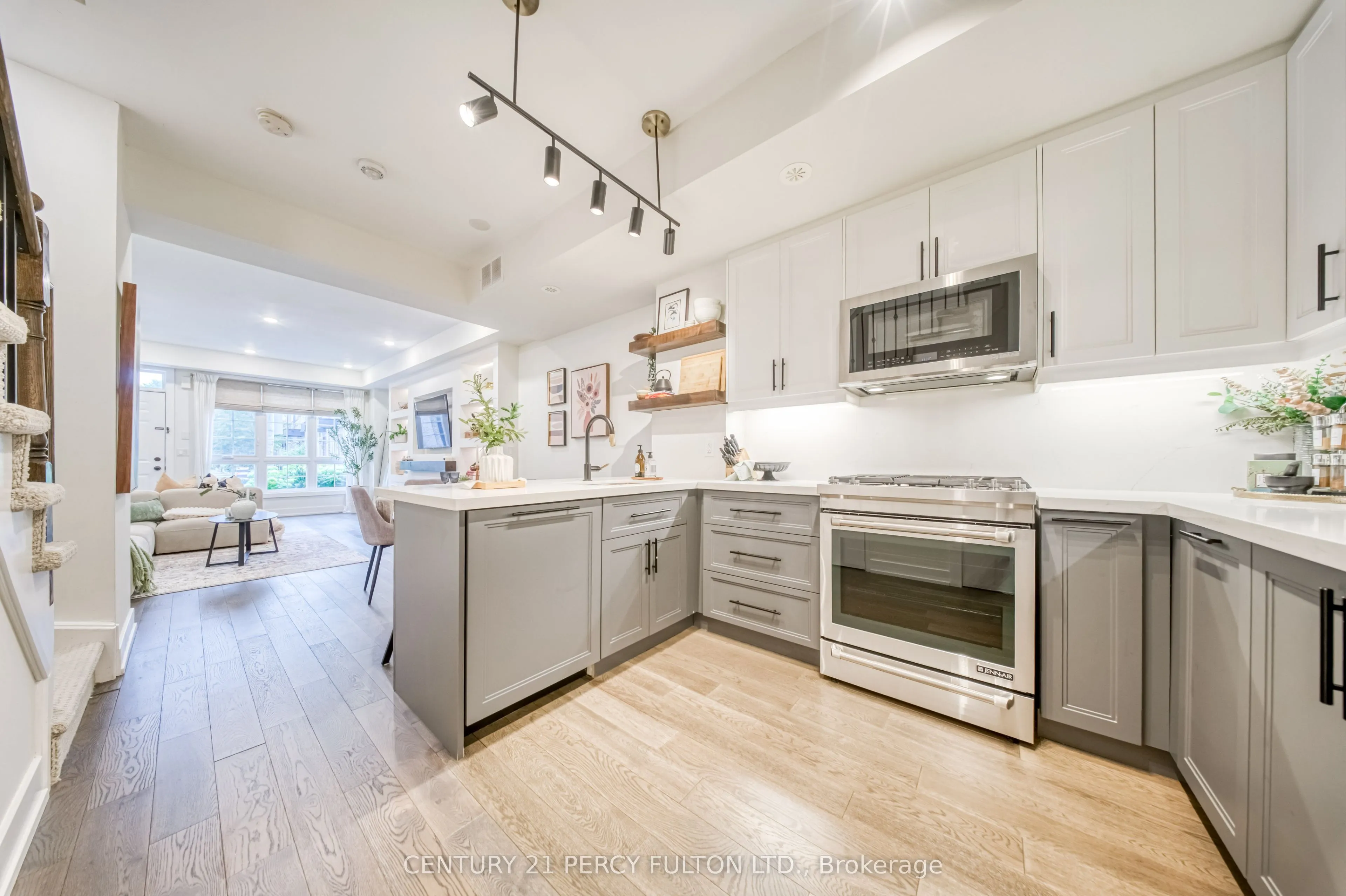 26 Ernest Avenue #20