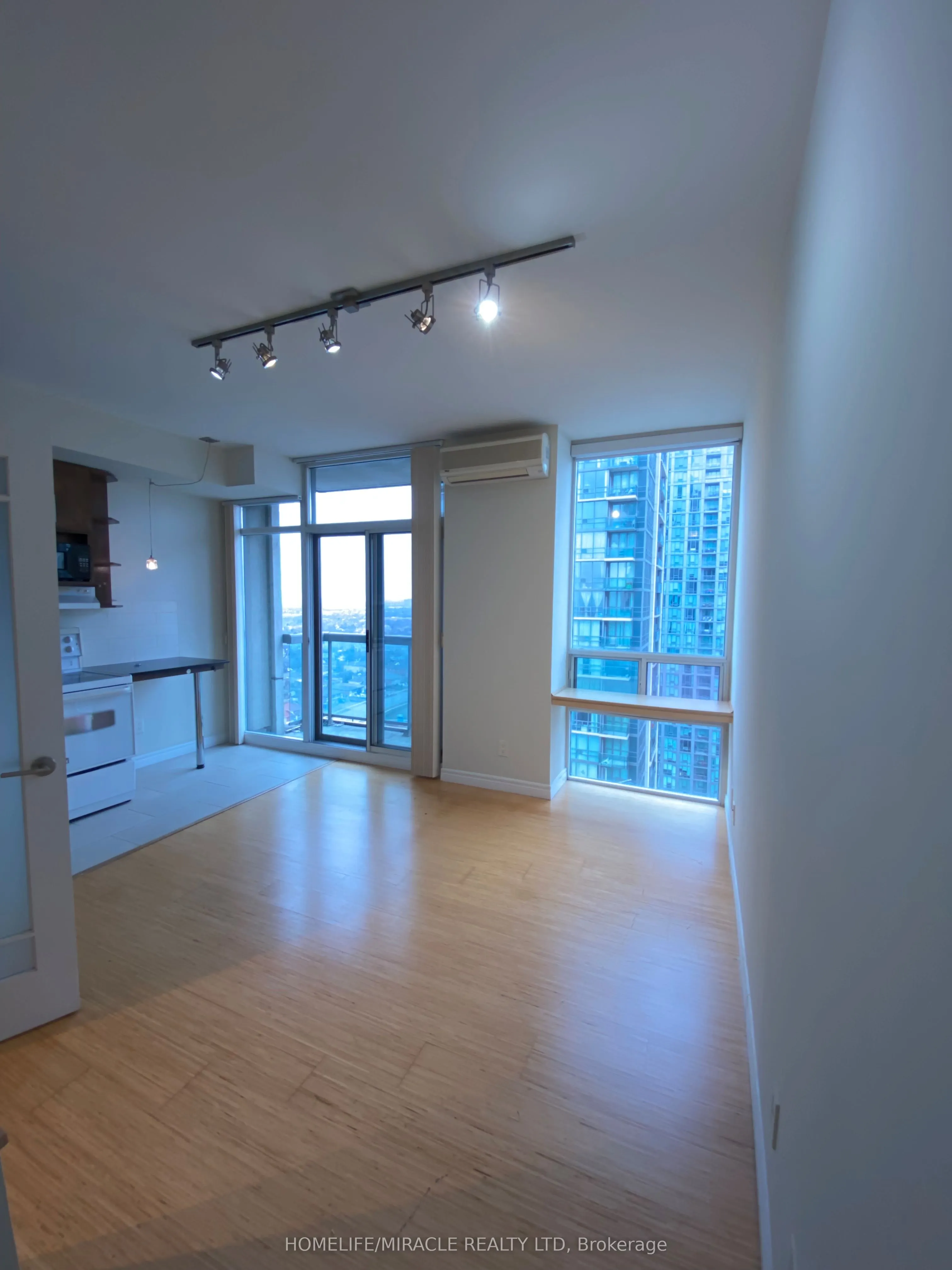3504 Hurontario Street #2606