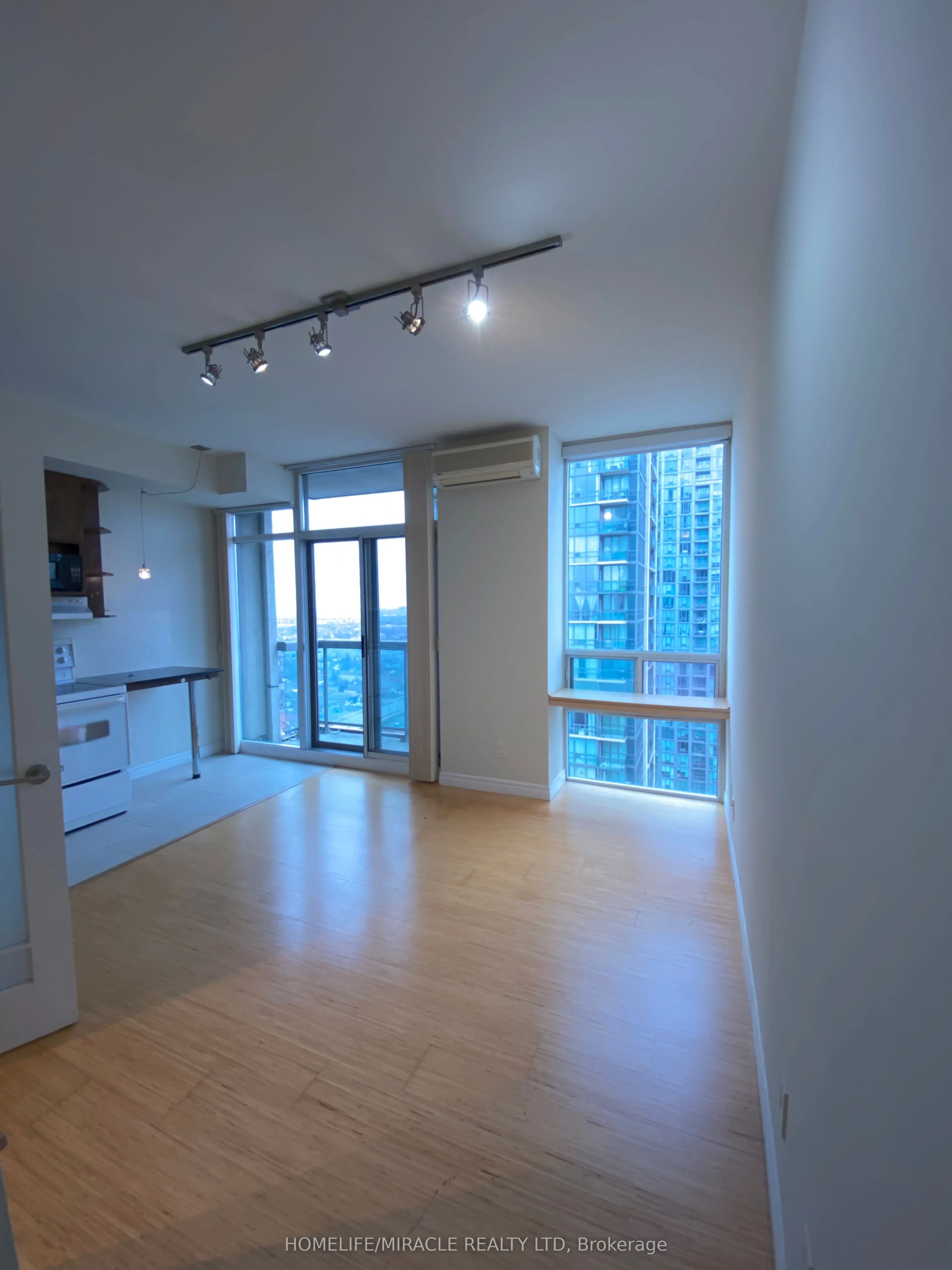 3504 Hurontario Street #2606