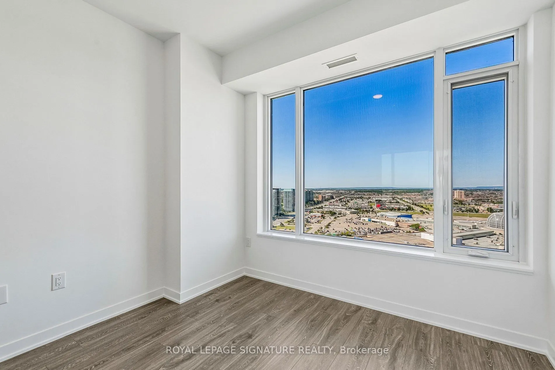 2495 Eglinton Avenue W #2404