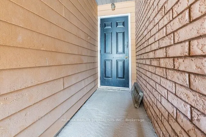 37 PEACHLEAF Crescent