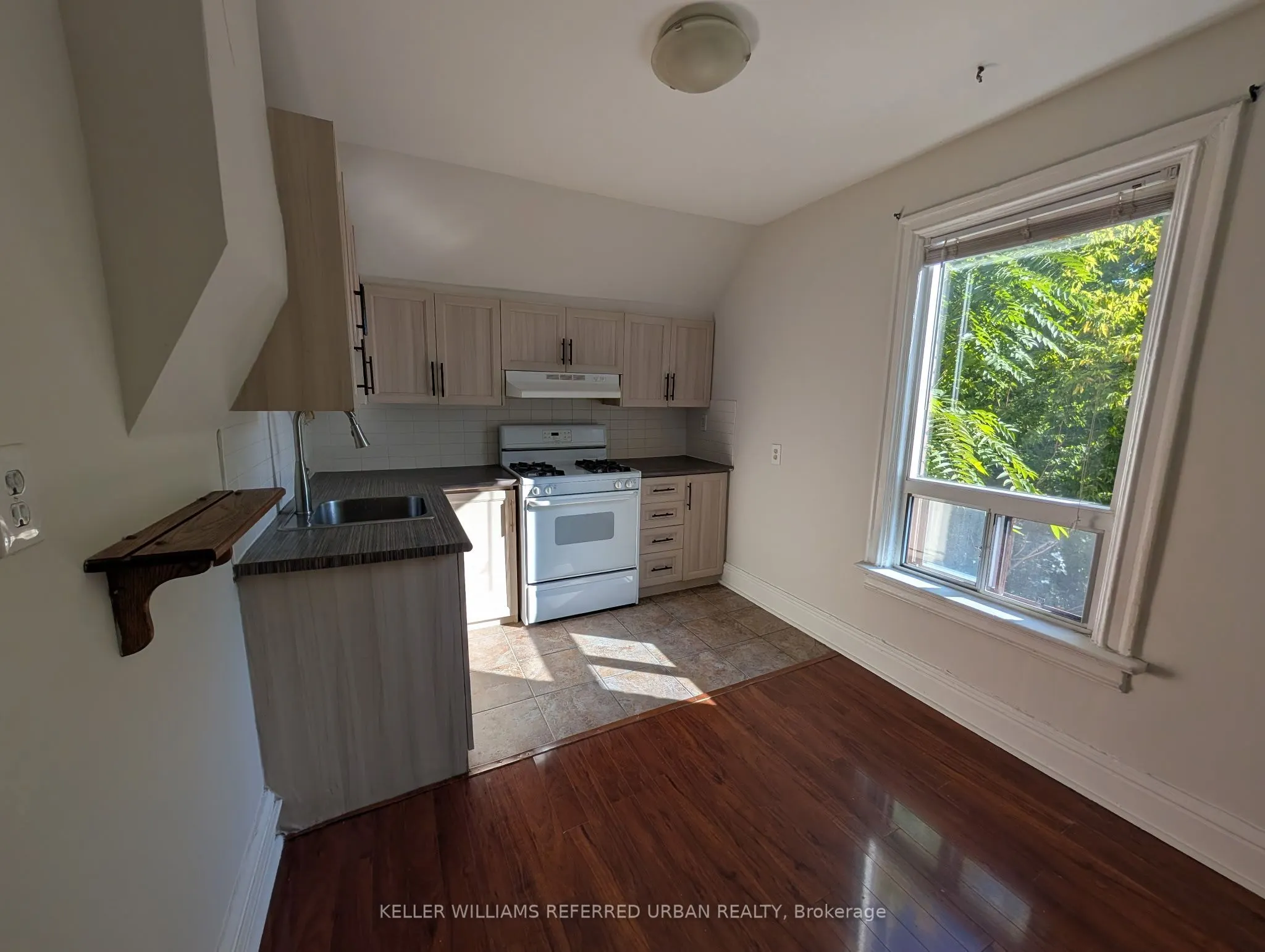 591 Jane Street #Upper