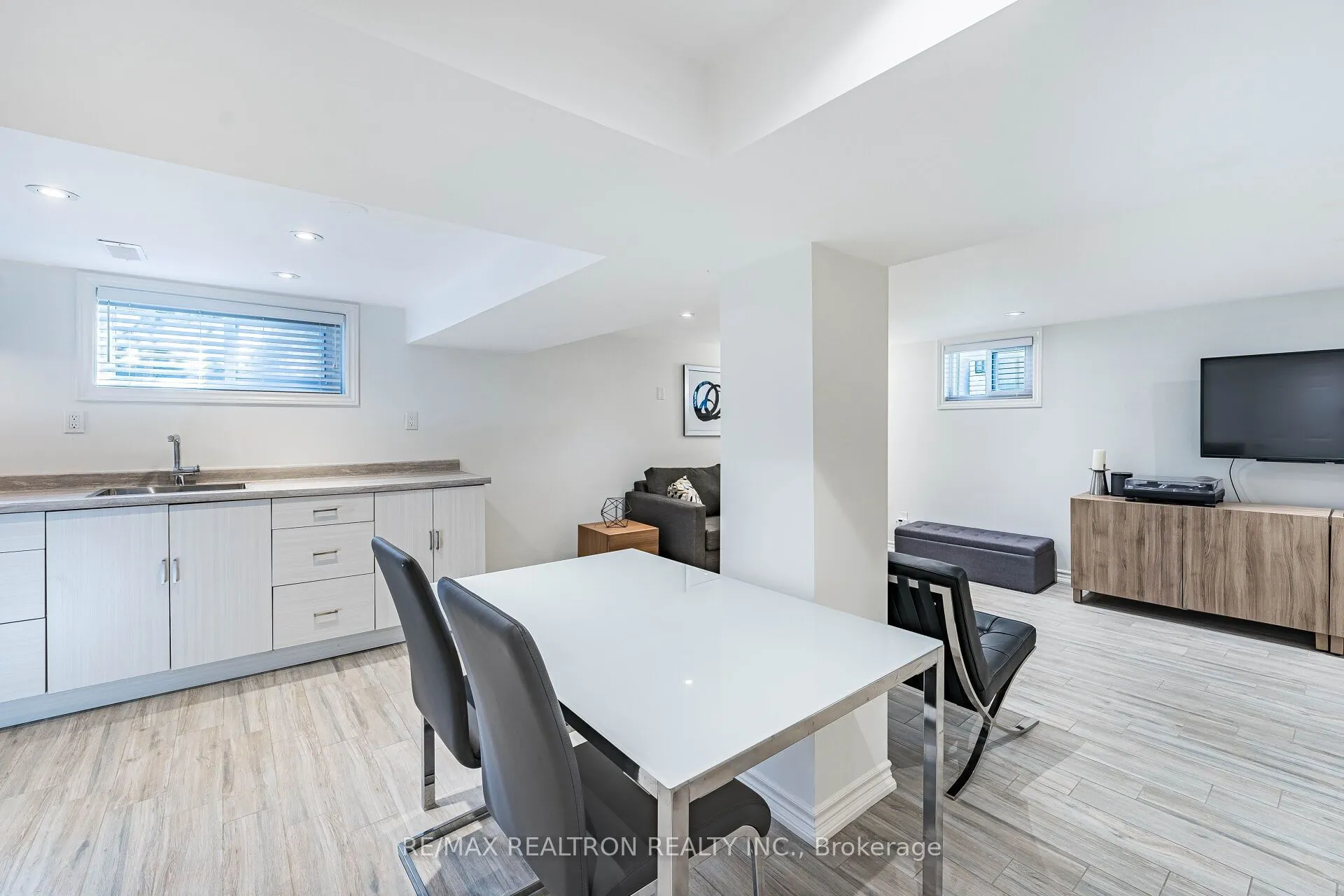 9 Ingleside Drive