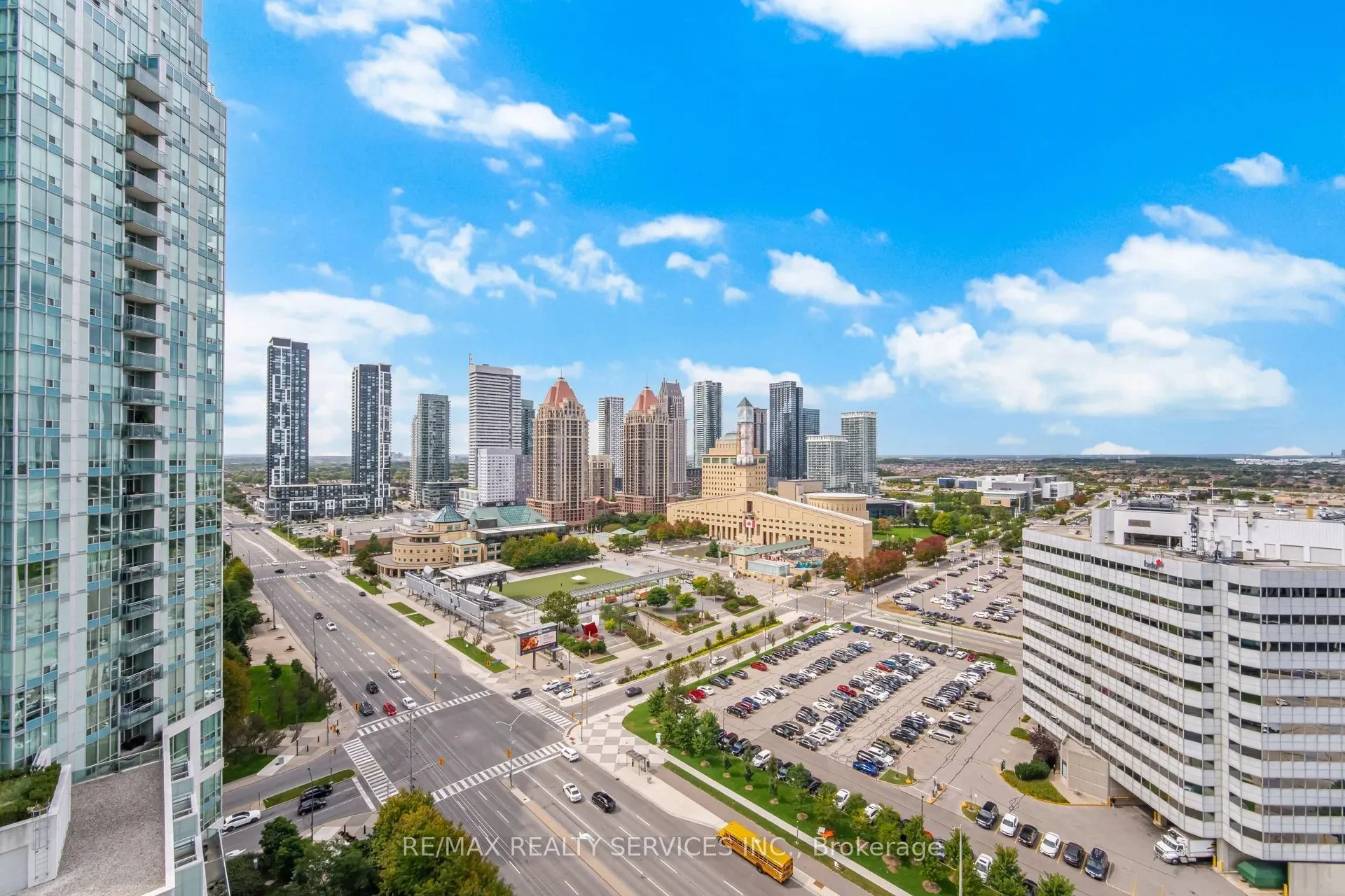 220 Burnhamthorpe Road W #2008