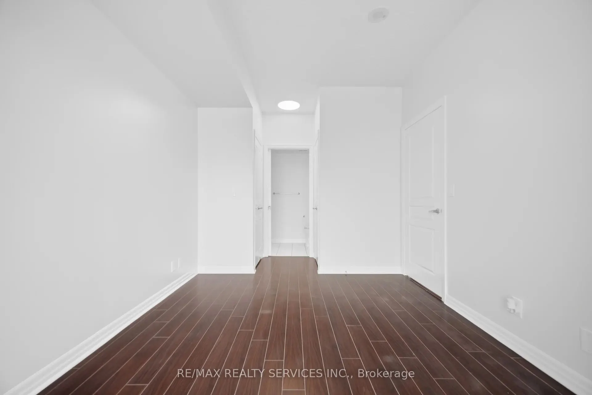 220 Burnhamthorpe Road W #2008