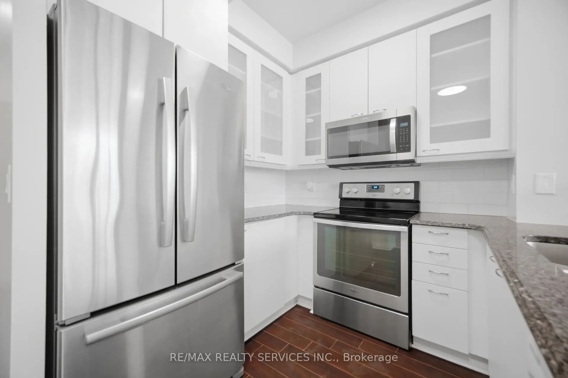 220 Burnhamthorpe Road W #2008