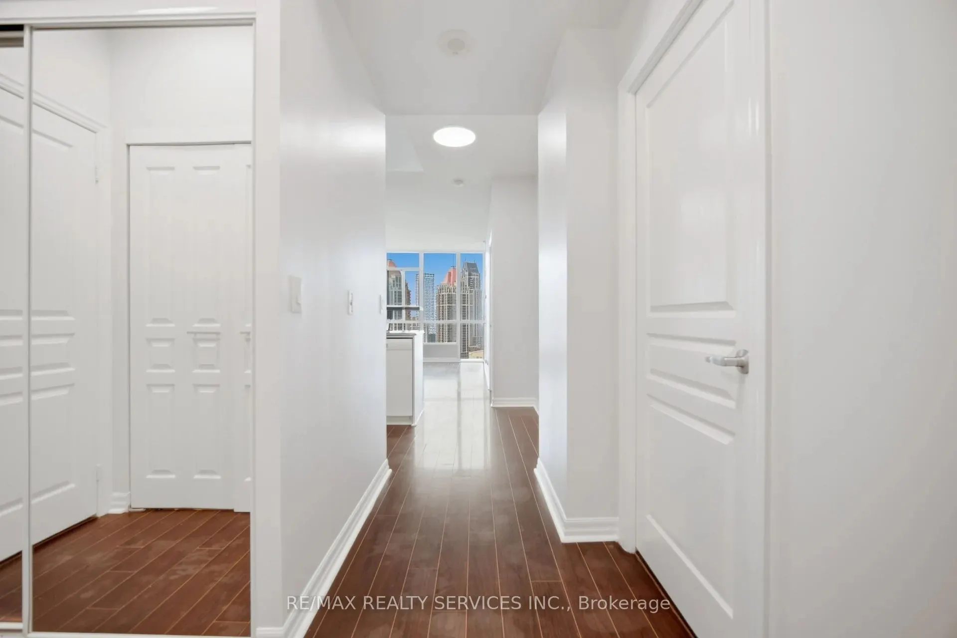 220 Burnhamthorpe Road W #2008