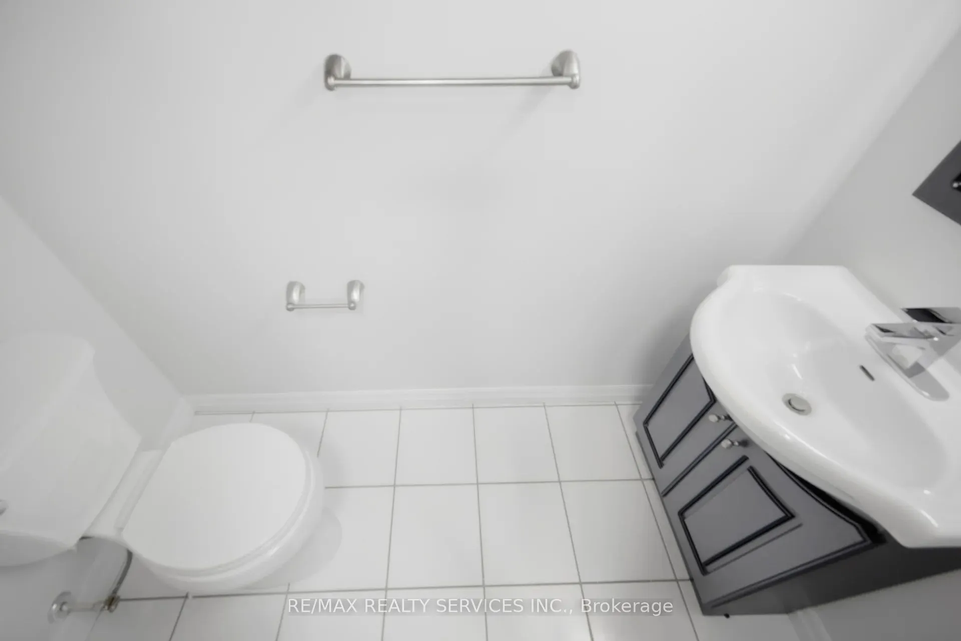 220 Burnhamthorpe Road W #2008