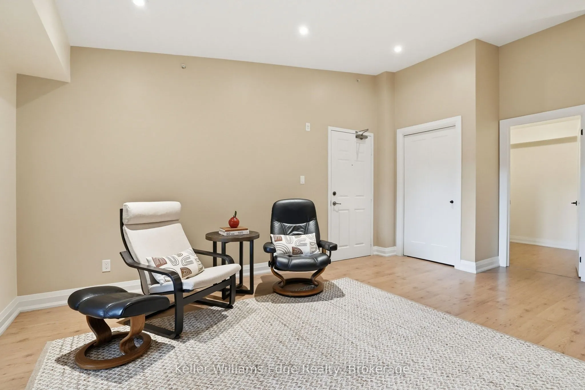 2075 Appleby Line #406