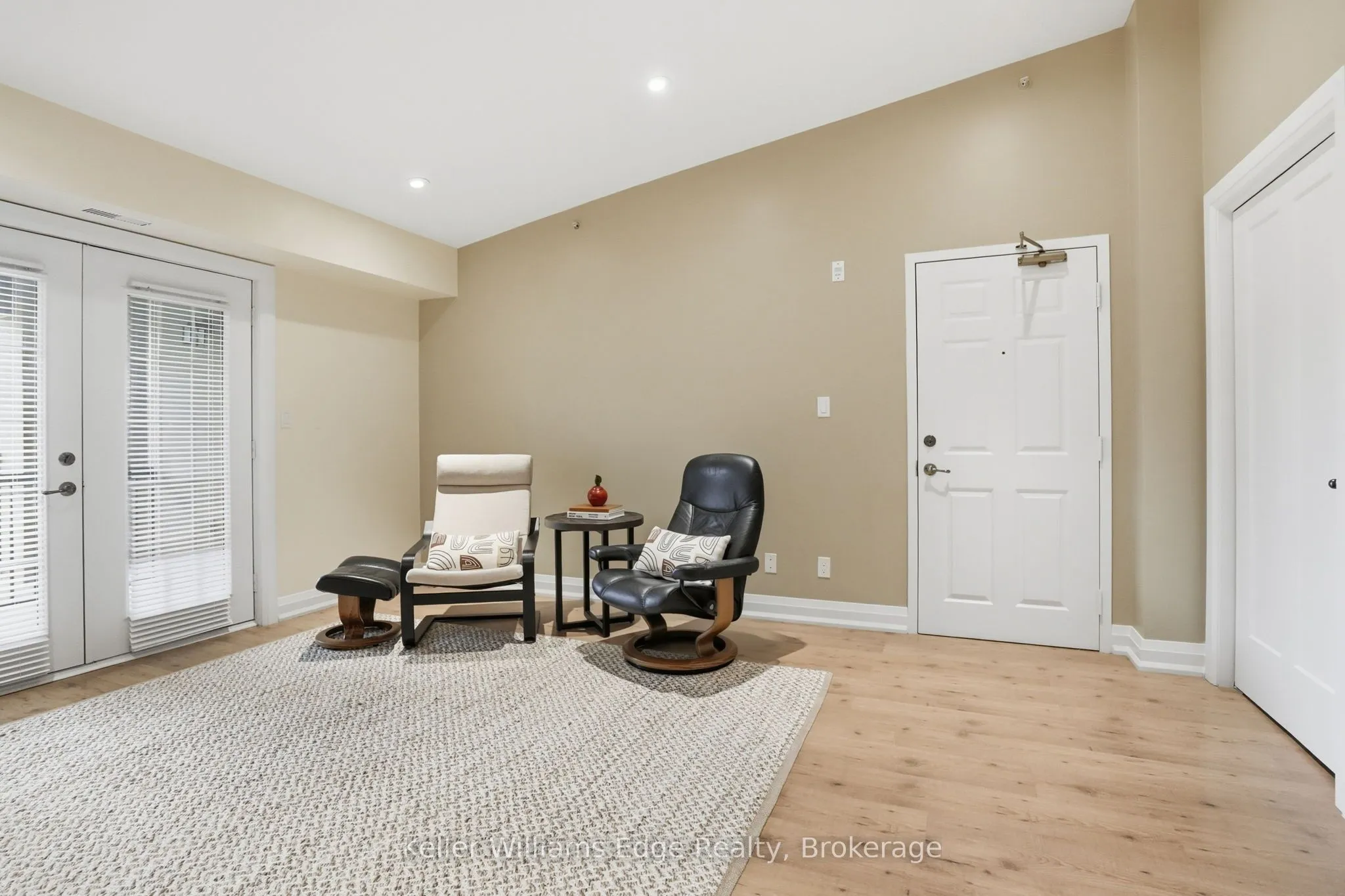 2075 Appleby Line #406