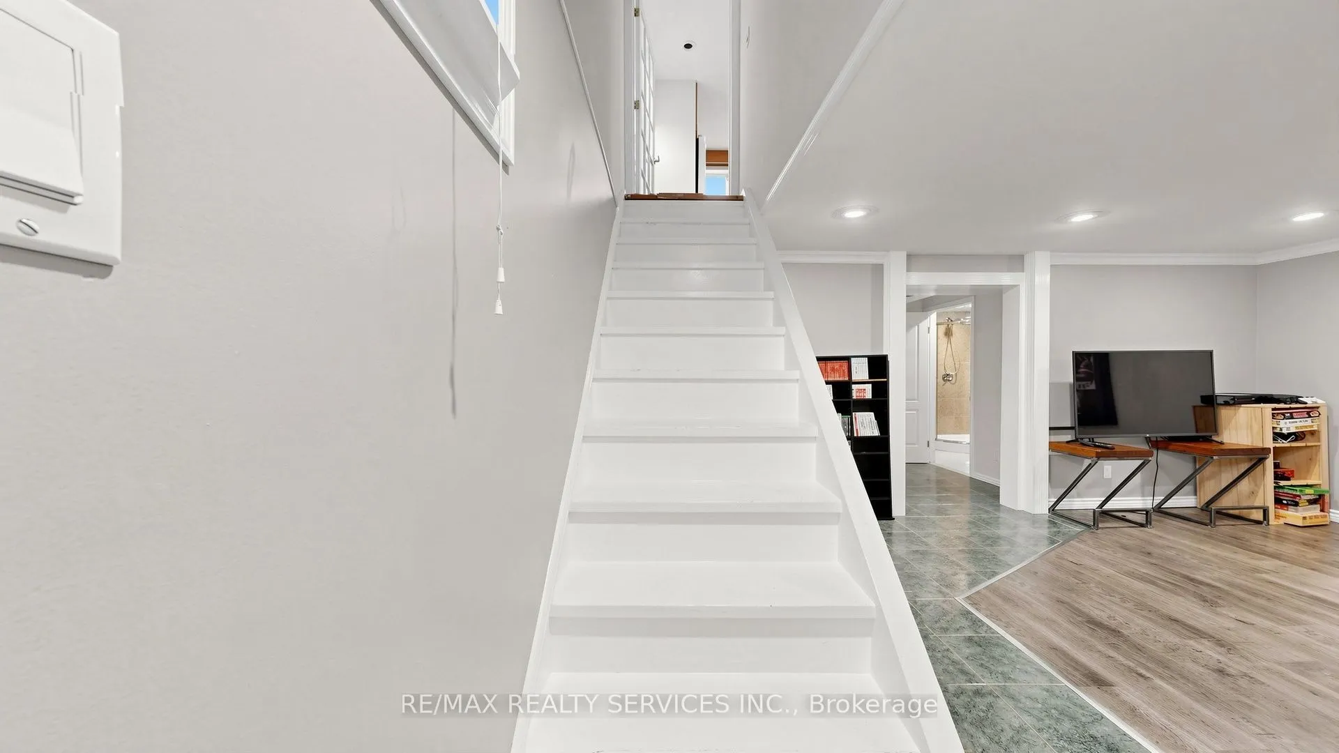 716 Eaglemount Crescent