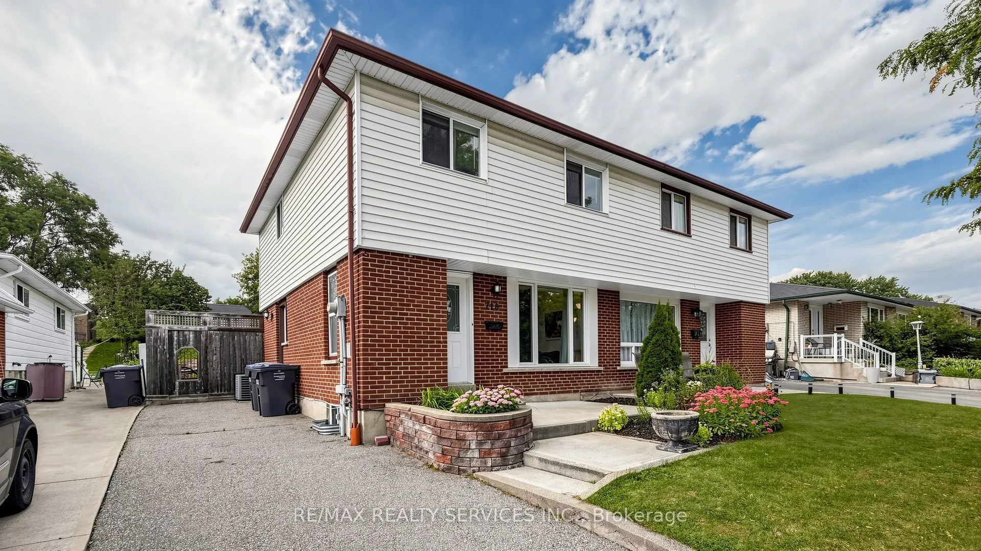 716 Eaglemount Crescent