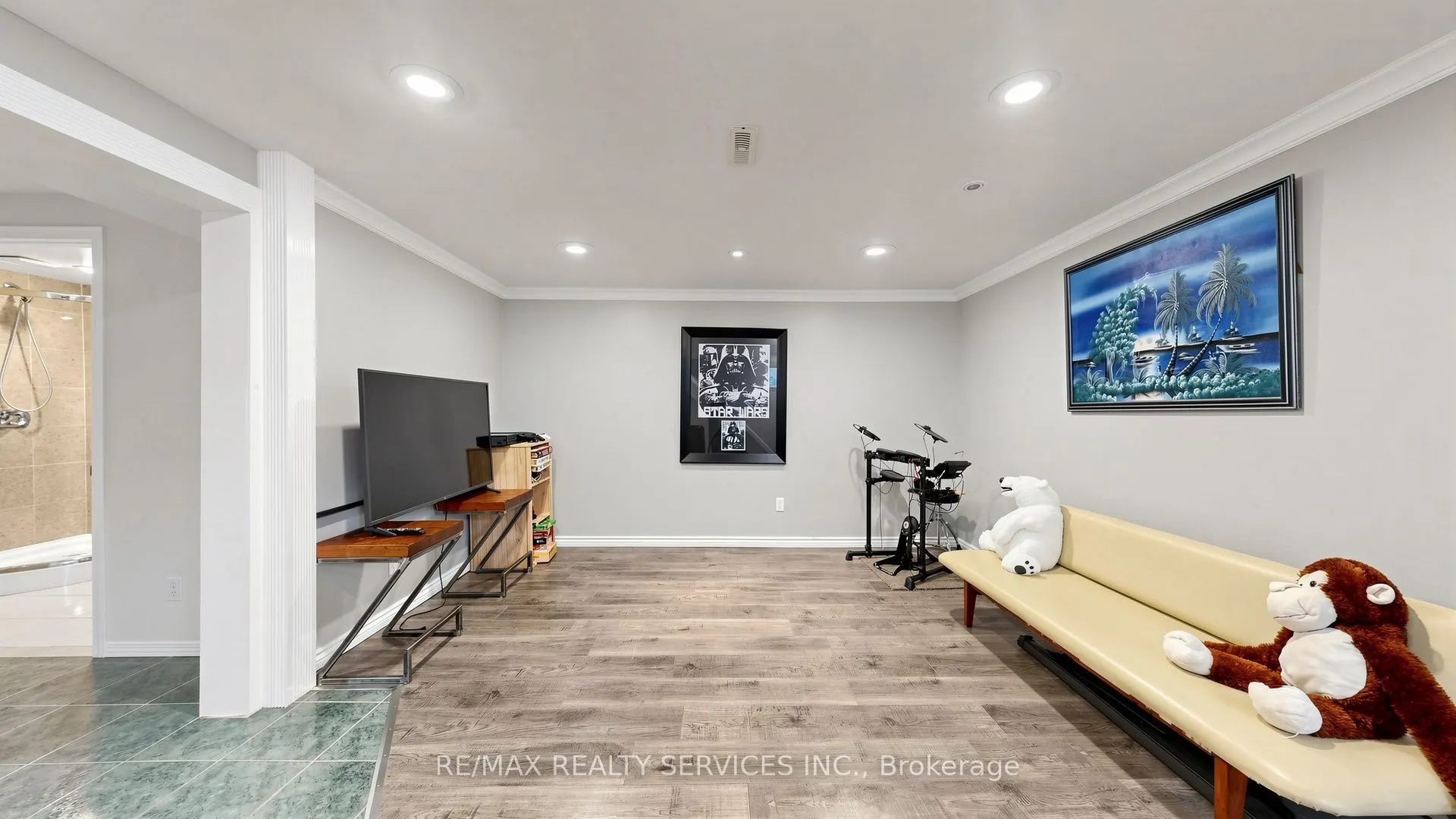 716 Eaglemount Crescent