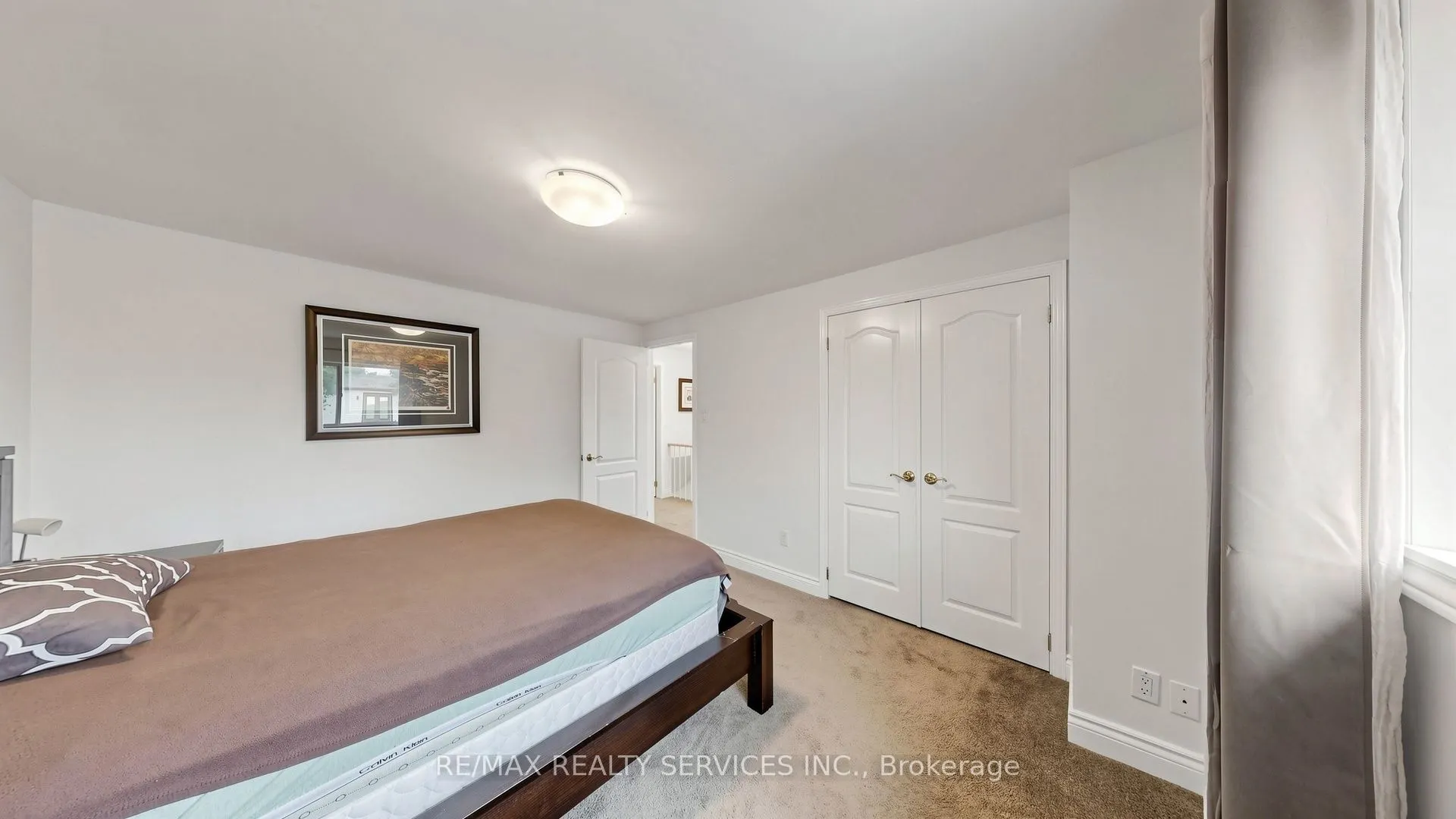 716 Eaglemount Crescent
