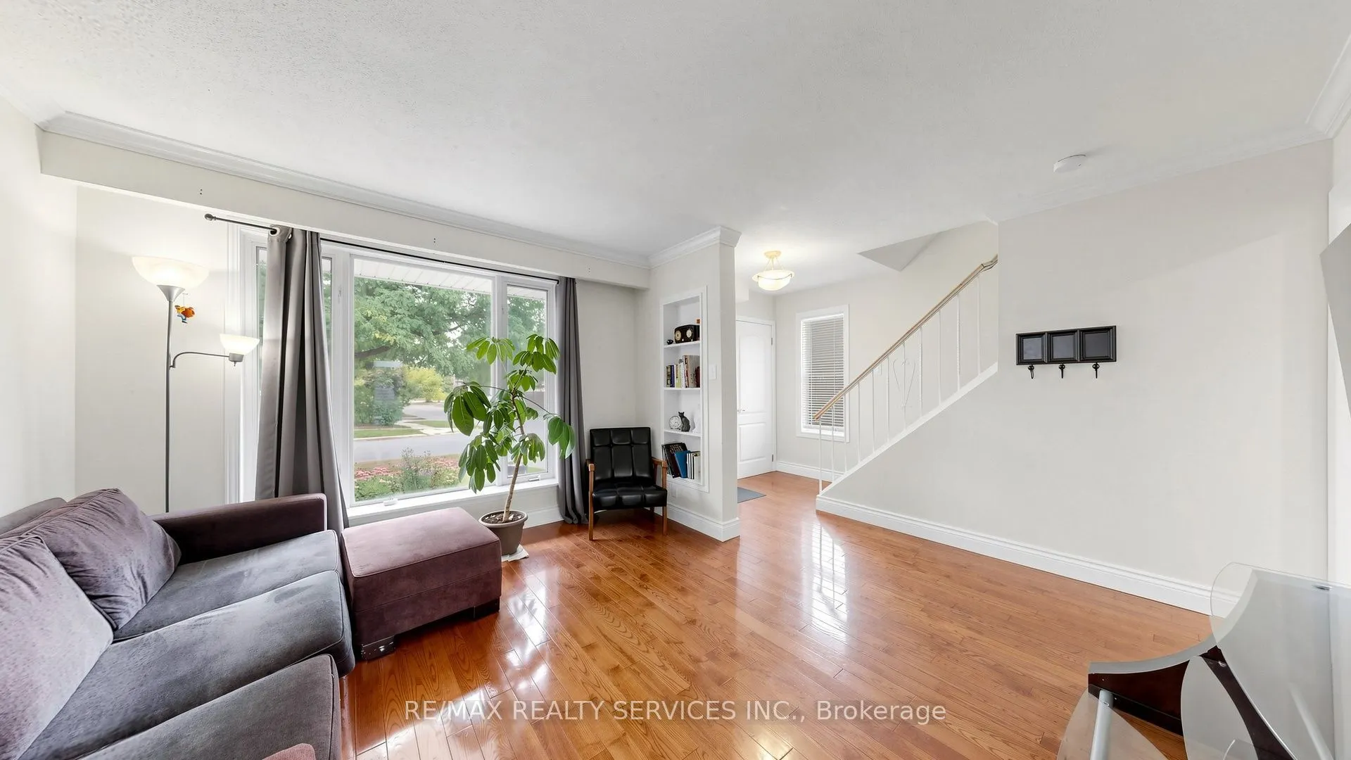 716 Eaglemount Crescent