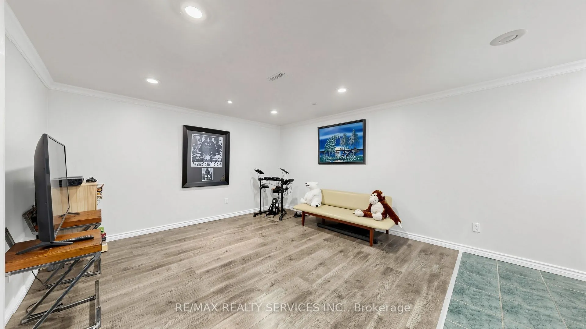 716 Eaglemount Crescent