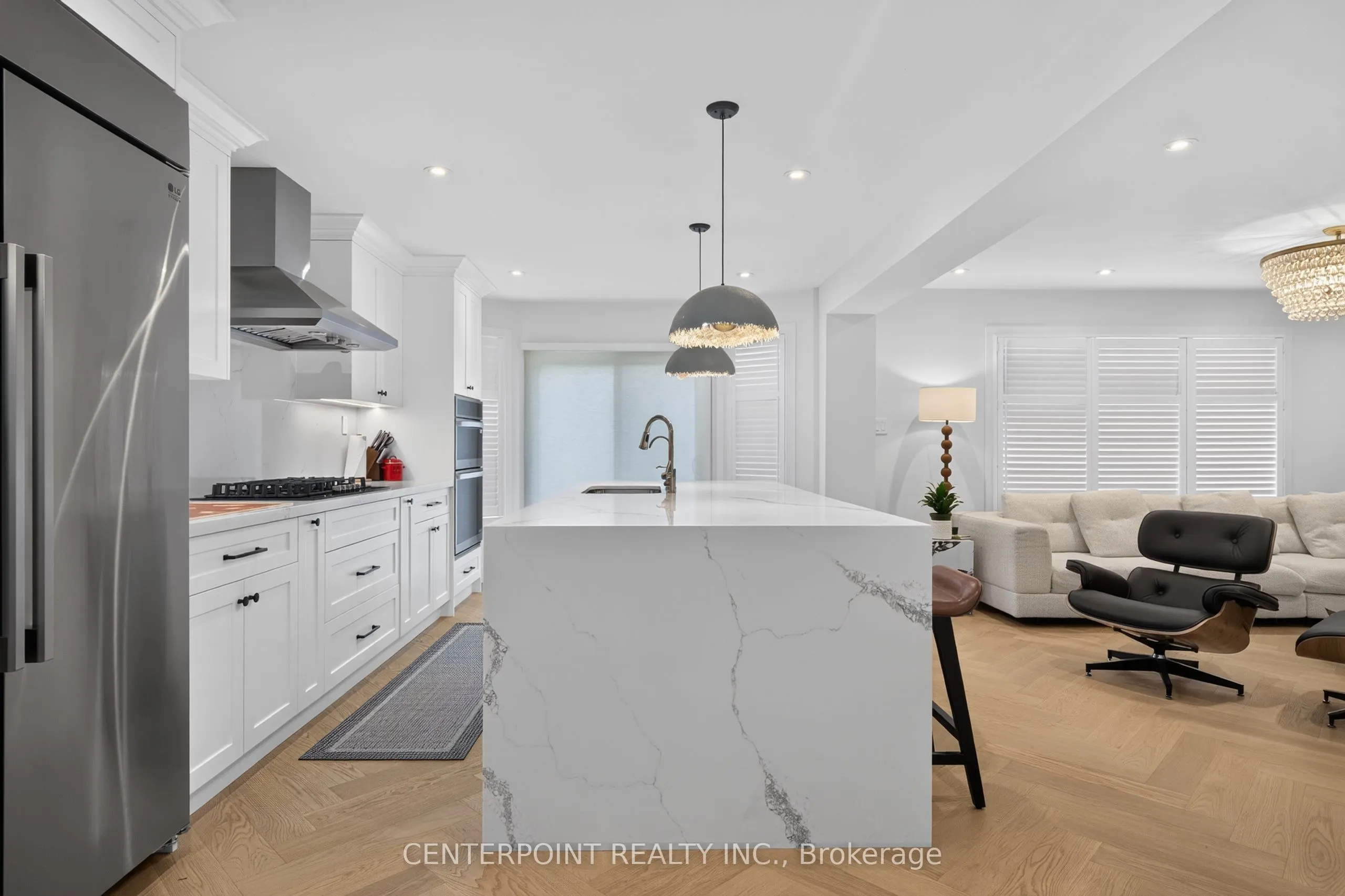 1073 Grandeur Crescent