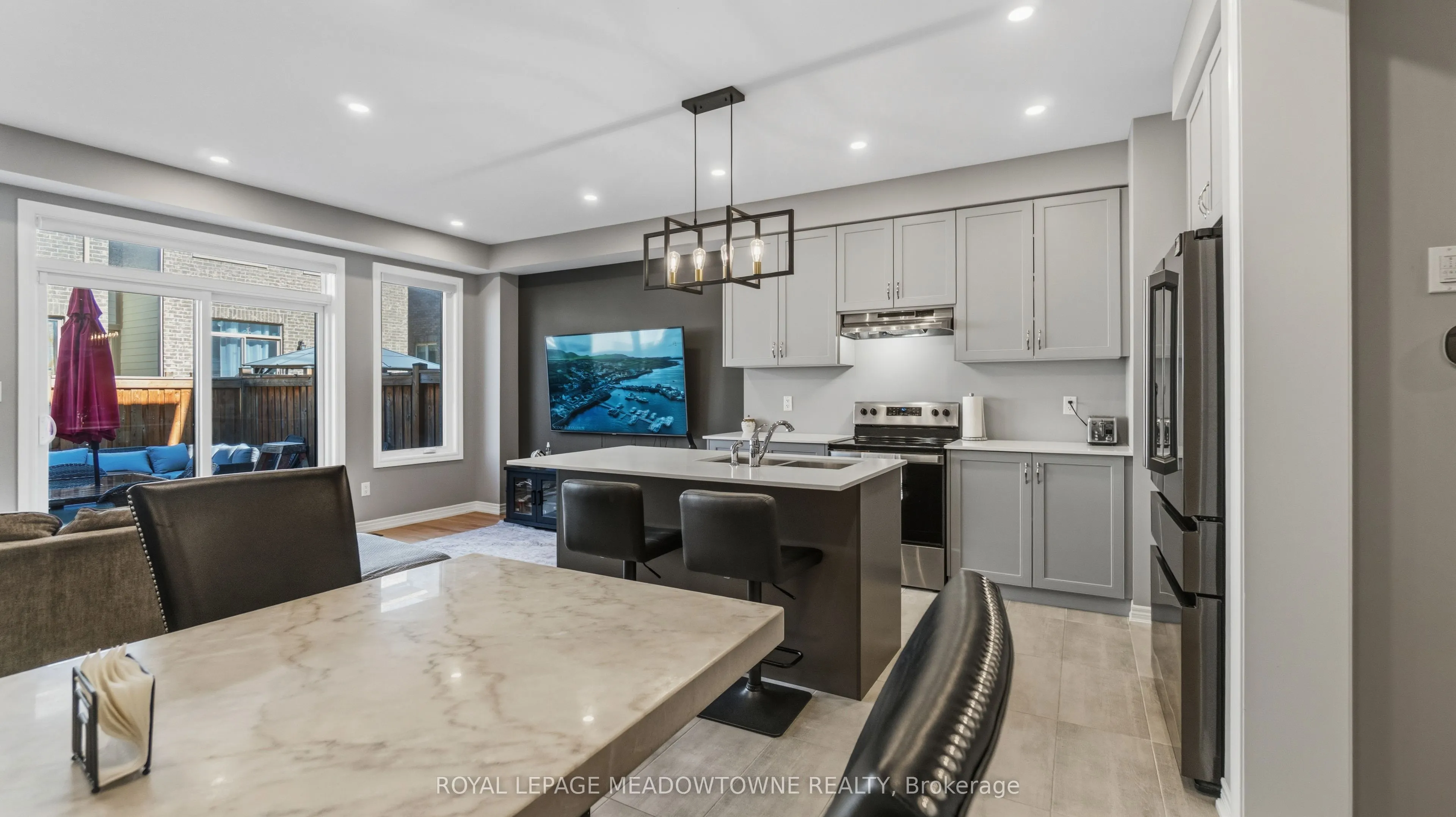 8 Angelfish Road