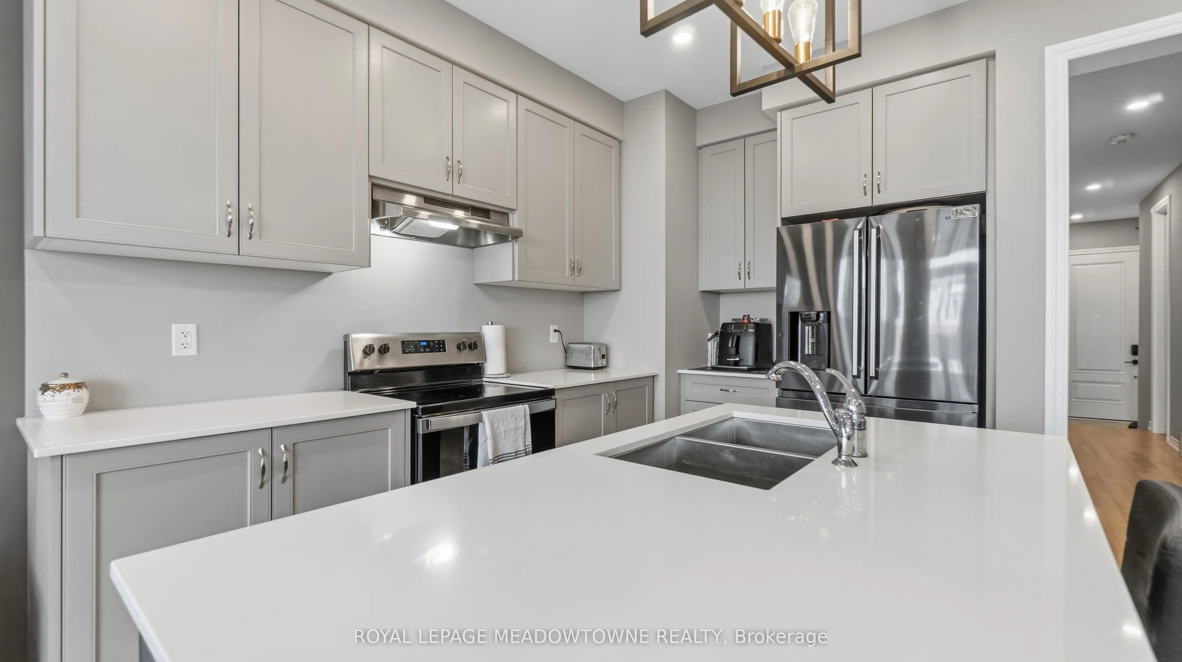 8 Angelfish Road