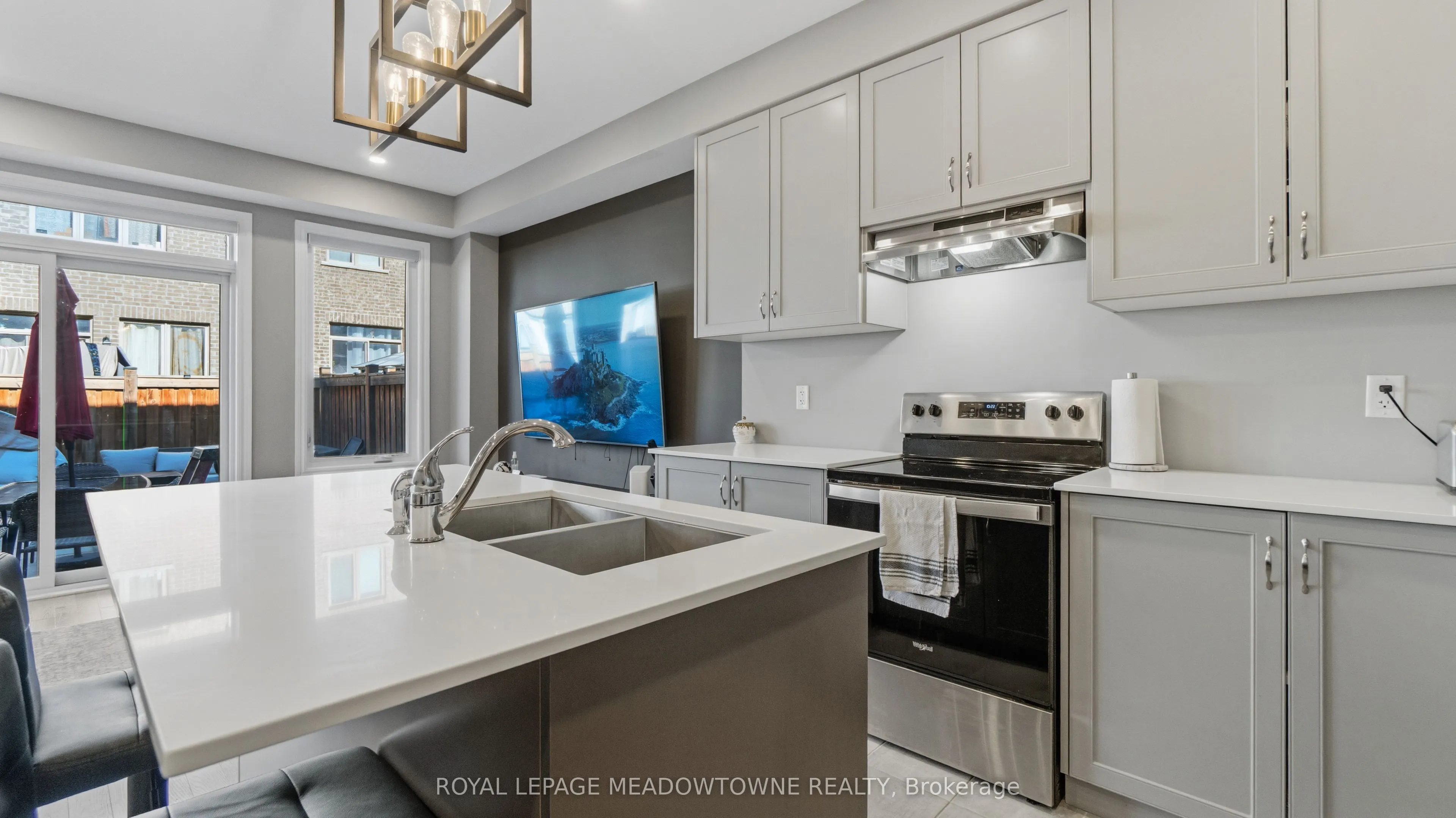 8 Angelfish Road