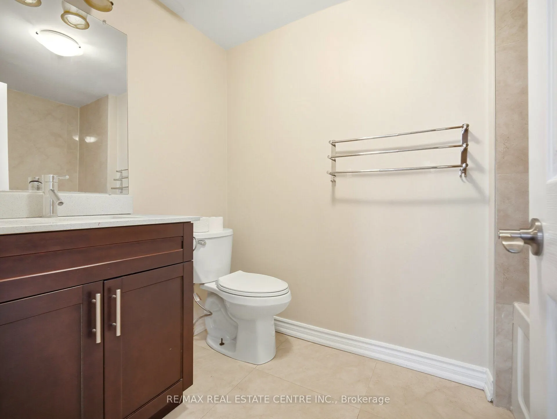 112 Mountainview Road S #Upper Level