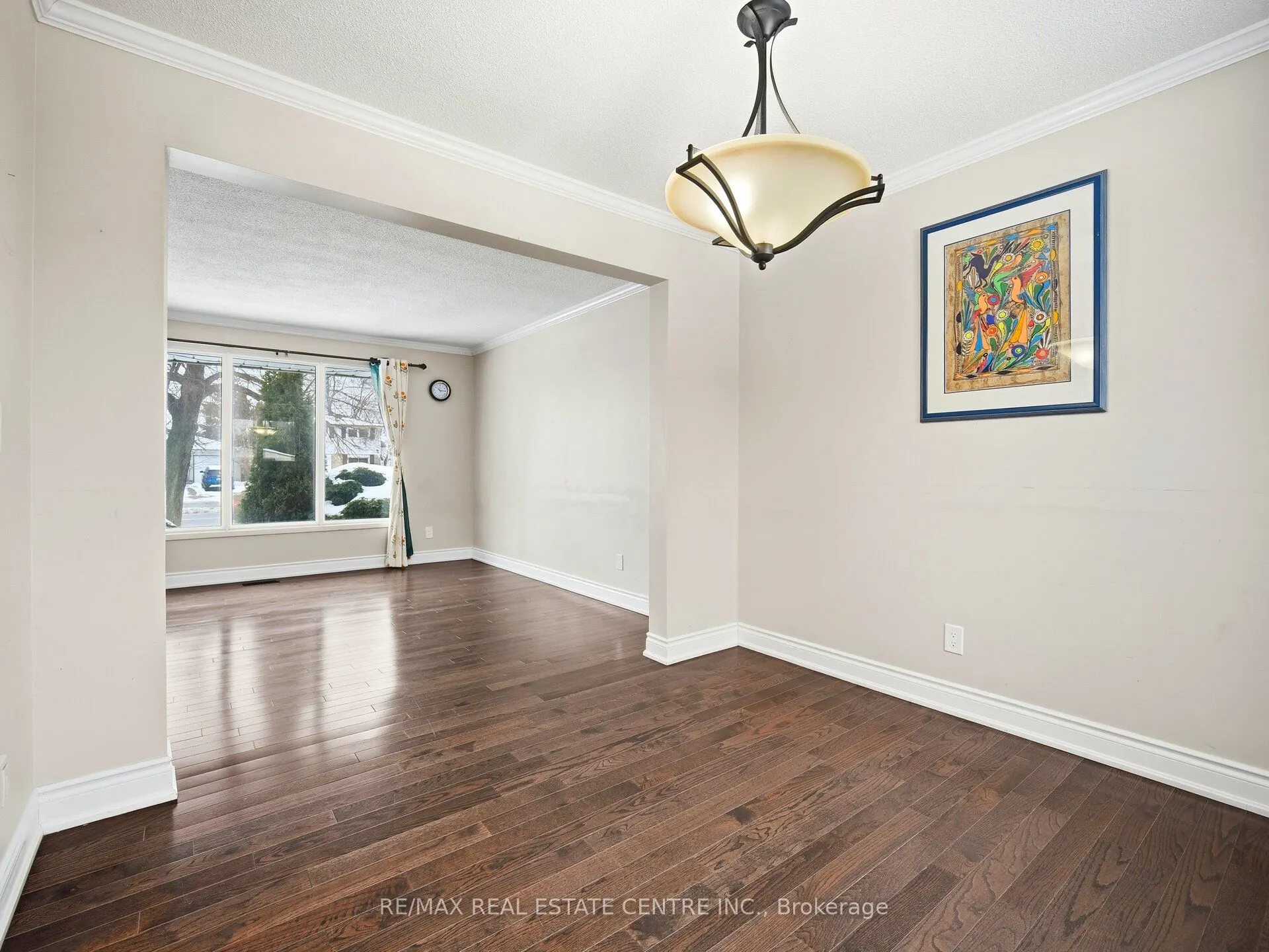 112 Mountainview Road S #Upper Level