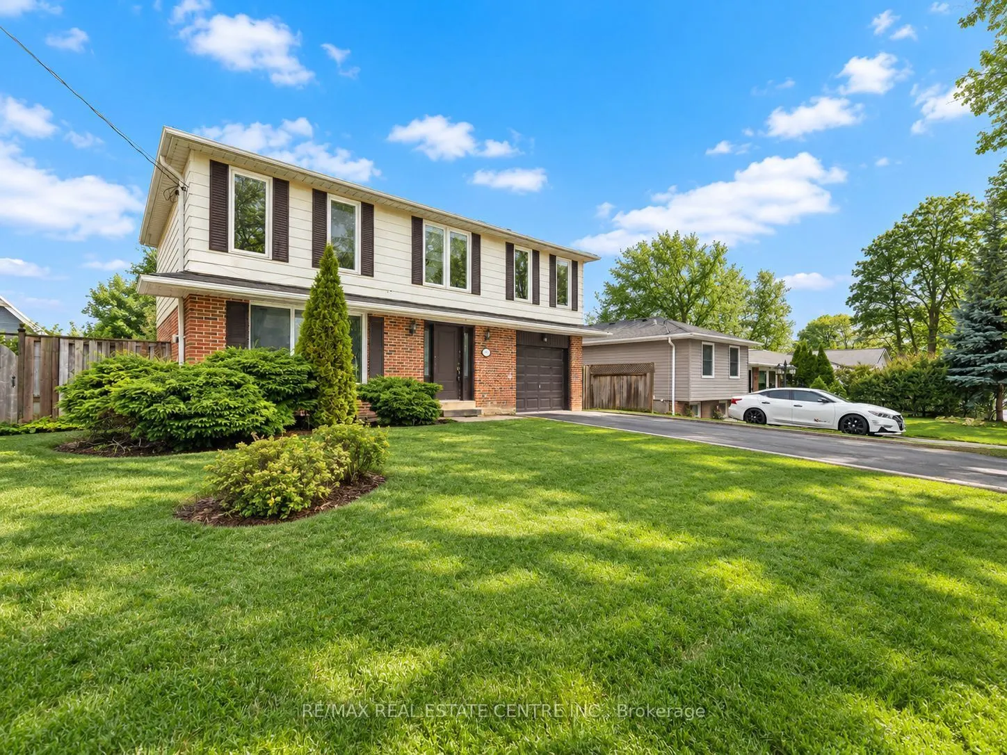 112 Mountainview Road S #Upper Level