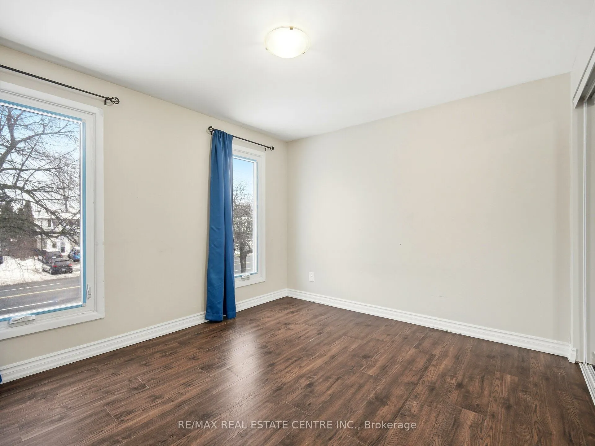 112 Mountainview Road S #Upper Level