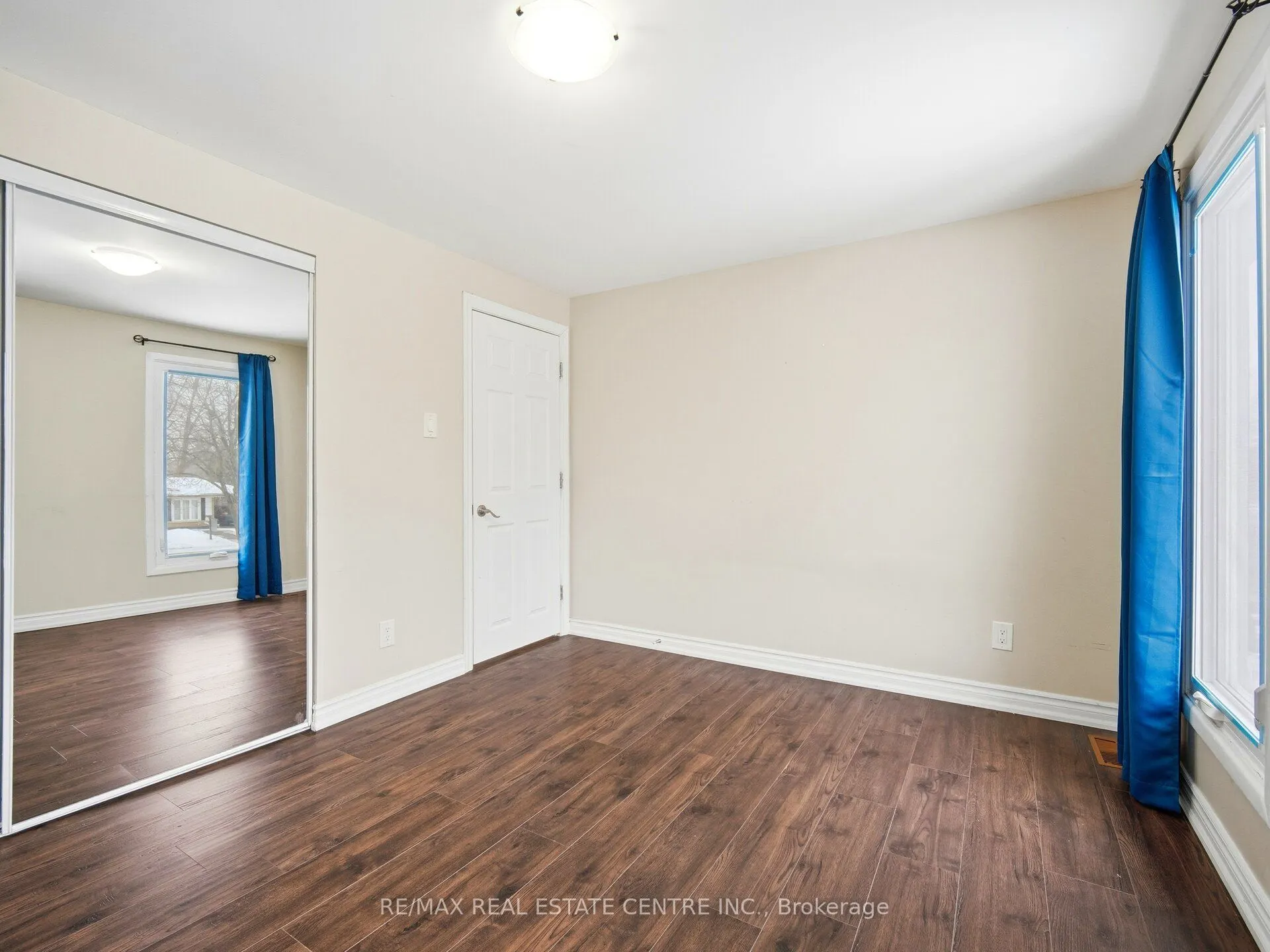112 Mountainview Road S #Upper Level