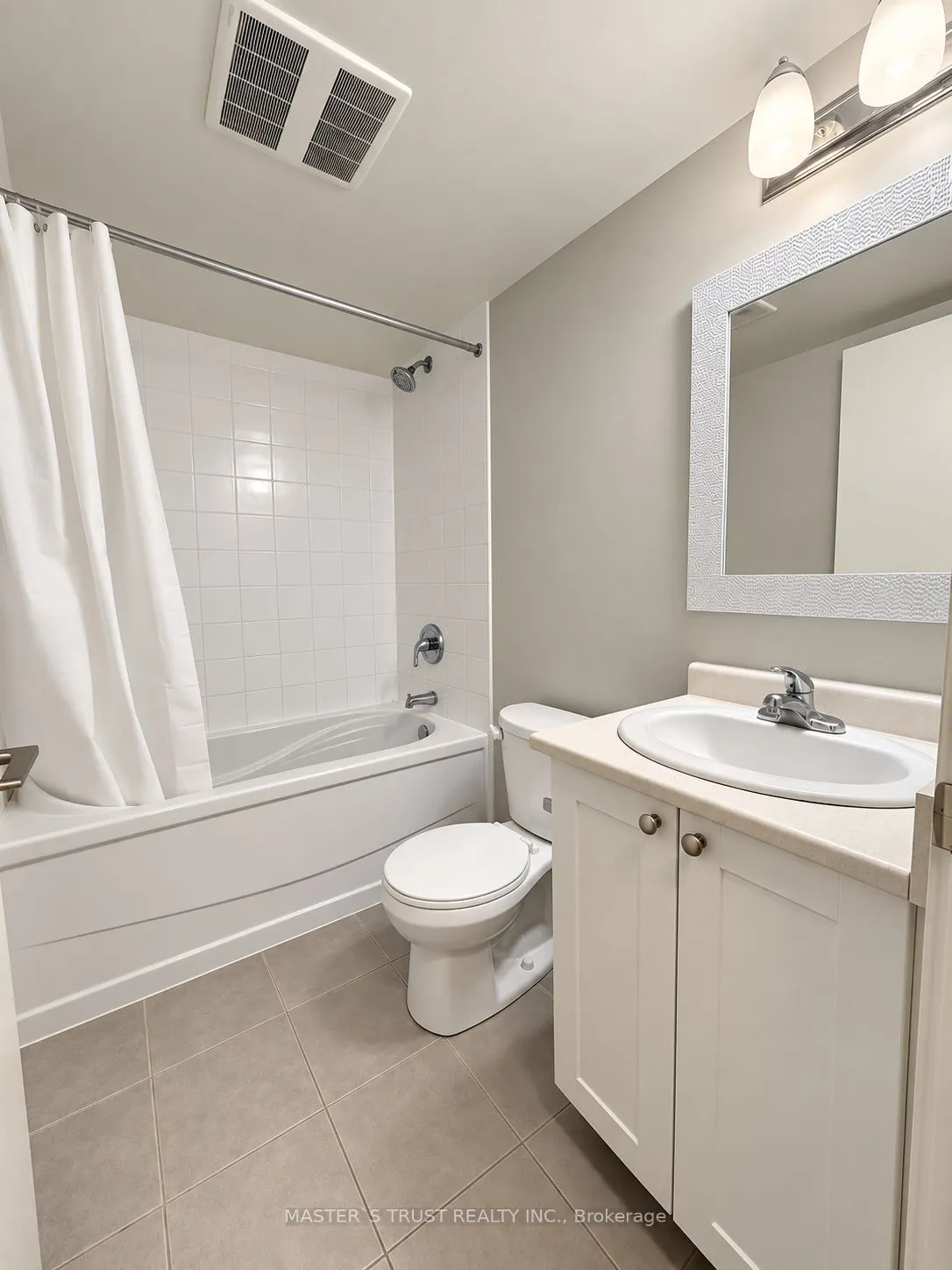 812 Lansdowne Avenue #302