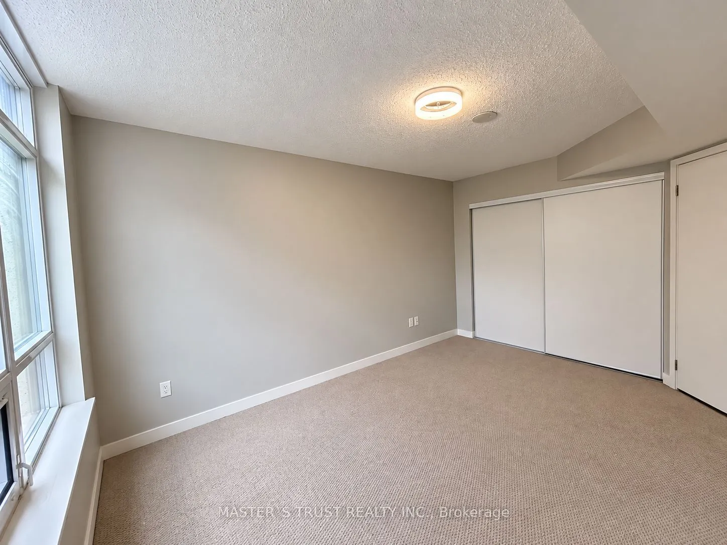 812 Lansdowne Avenue #302