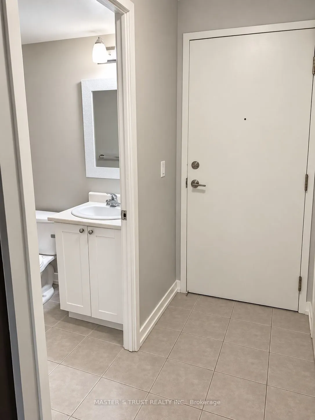 812 Lansdowne Avenue #302