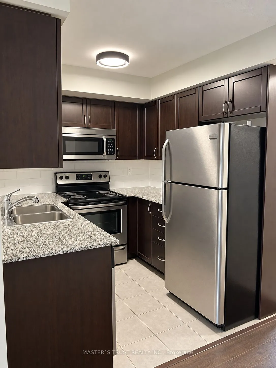 812 Lansdowne Avenue #302
