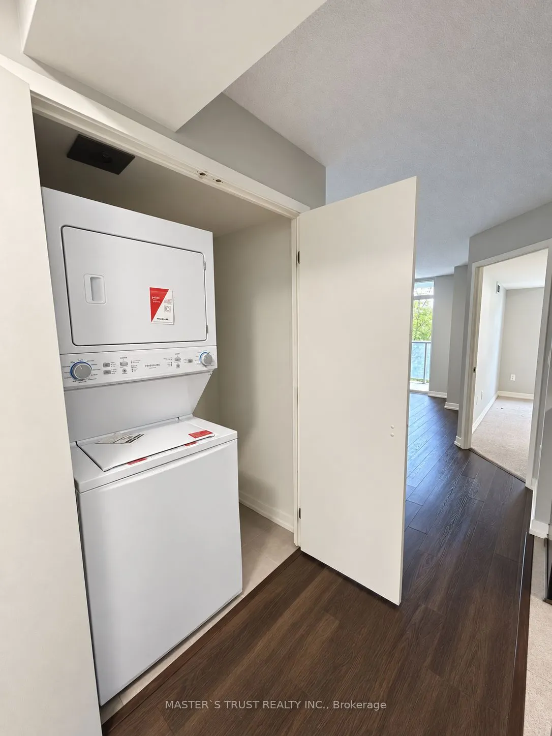 812 Lansdowne Avenue #302