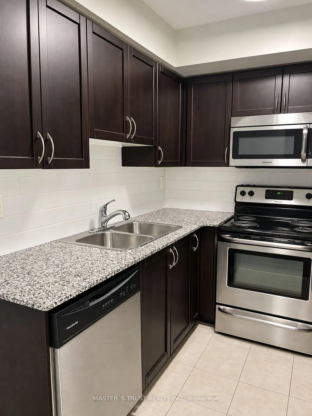 812 Lansdowne Avenue #302