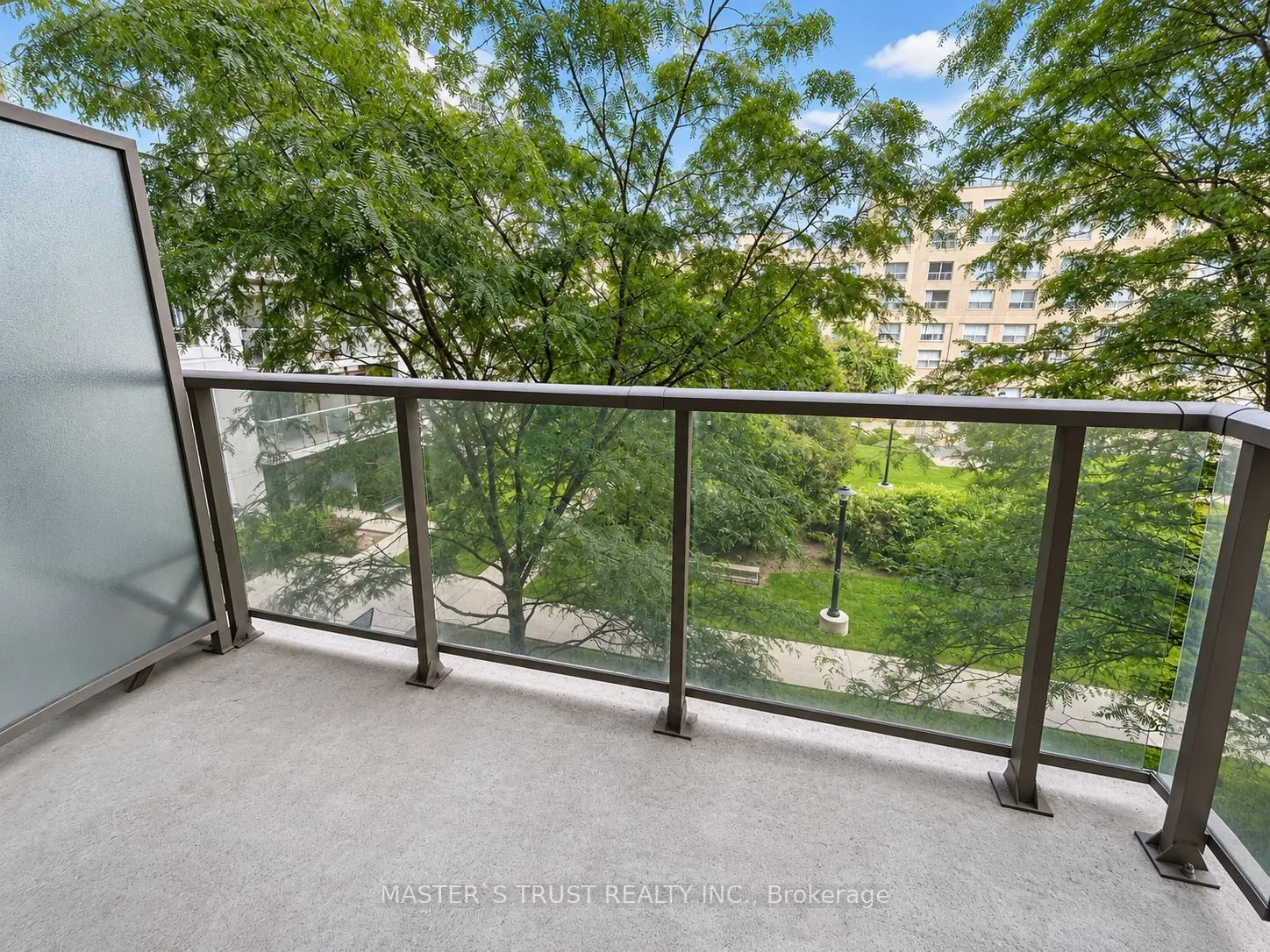 812 Lansdowne Avenue #302