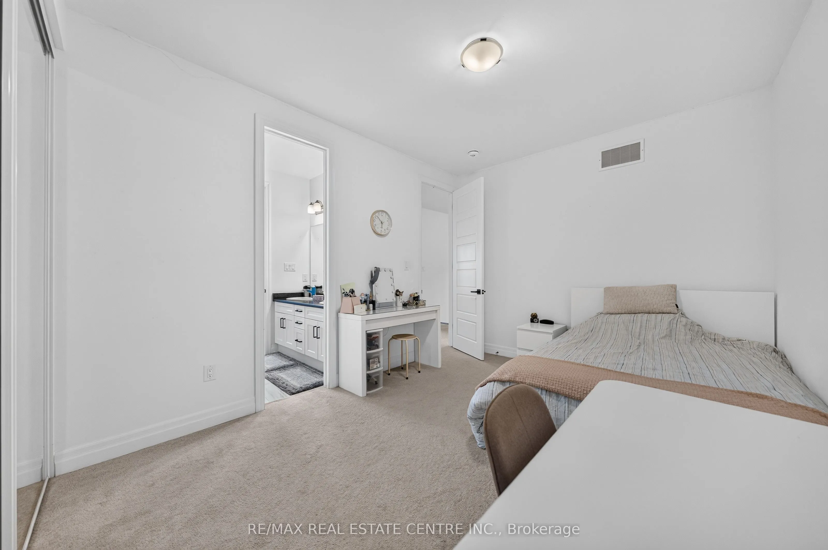 1404 Kovachik Boulevard