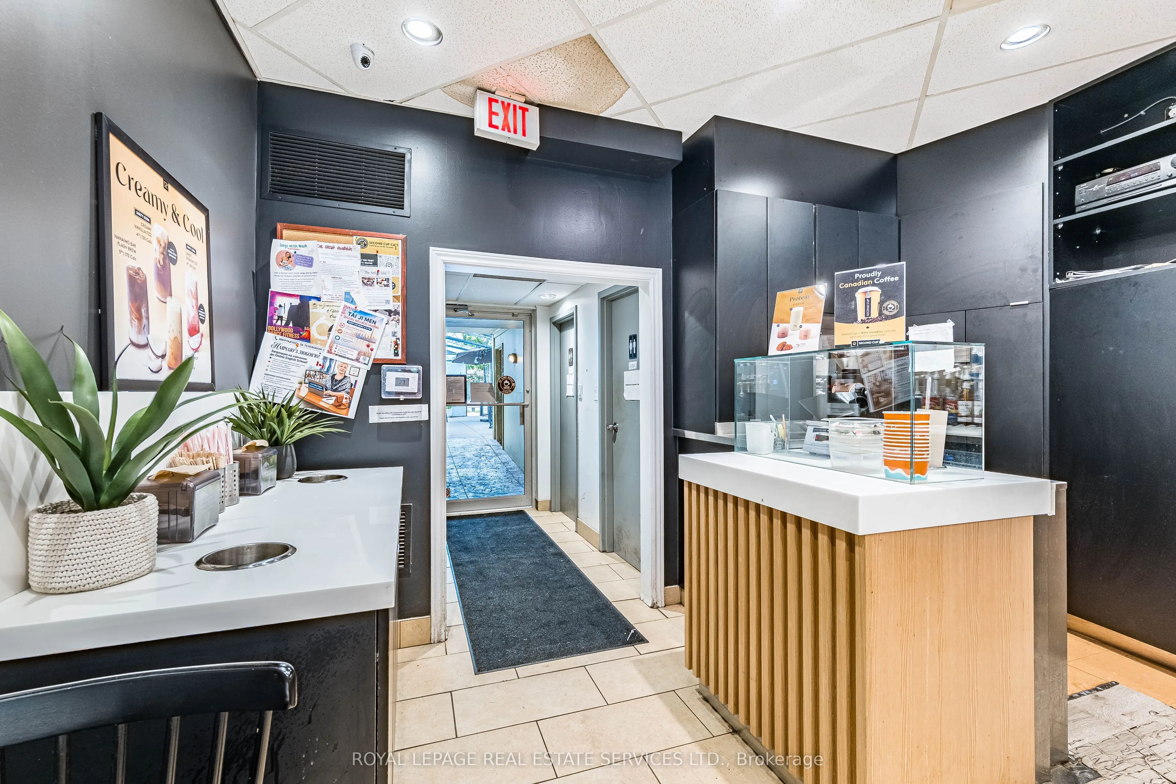 2340 Bloor Street W