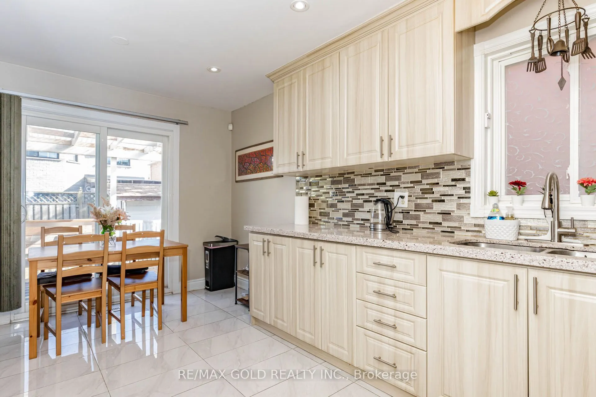 4 Horsham Street